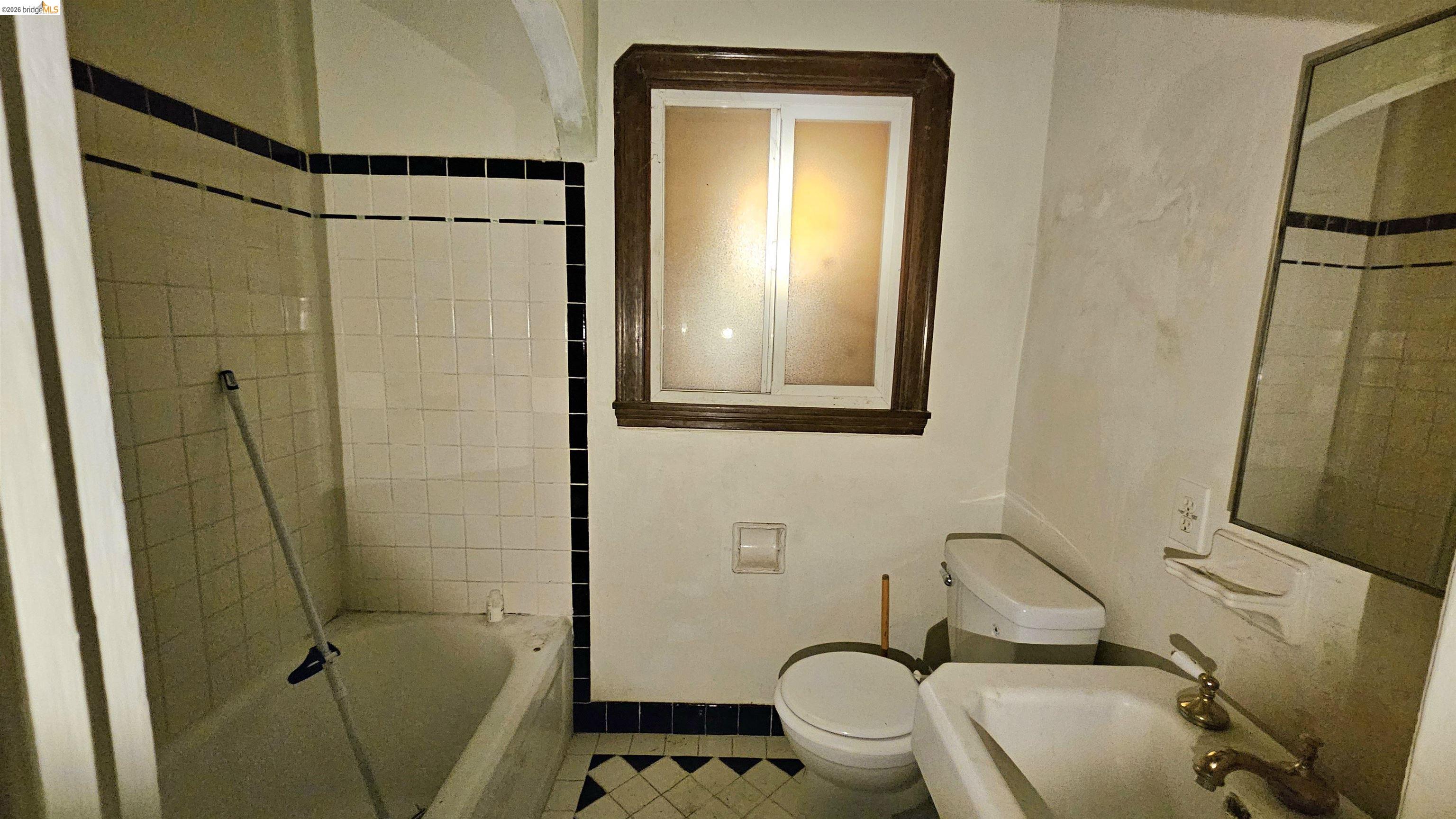 Detail Gallery Image 6 of 13 For 37167 Mission Blvd, Fremont,  CA 94536 - – Beds | – Baths