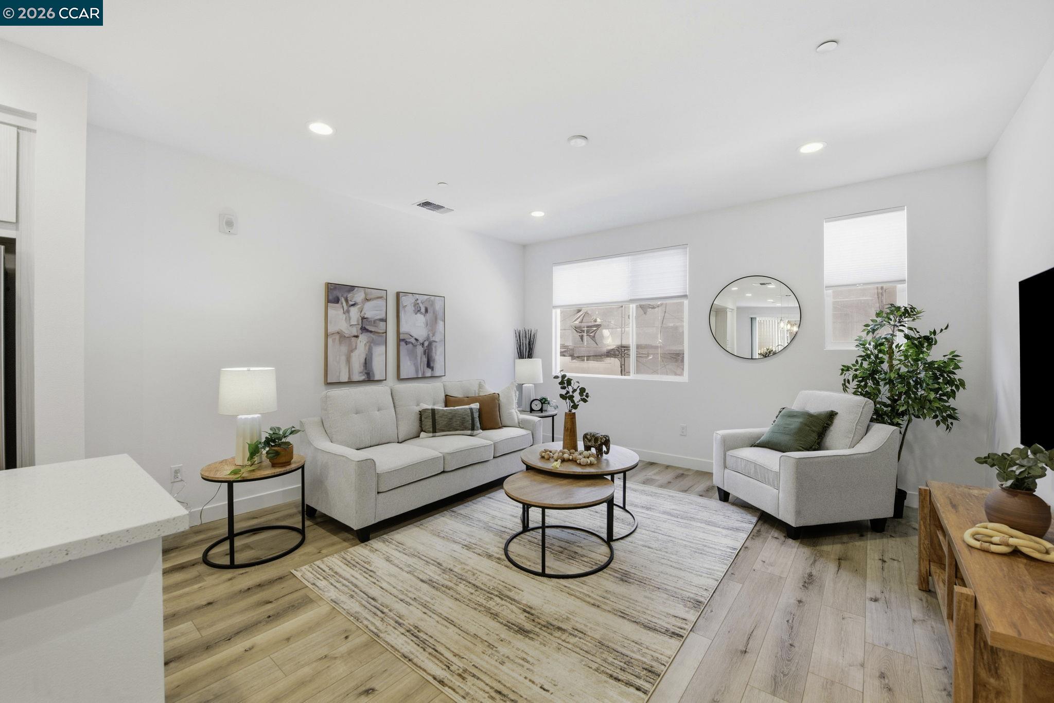 150 Uptown Cir, Oakland, CA, 94607