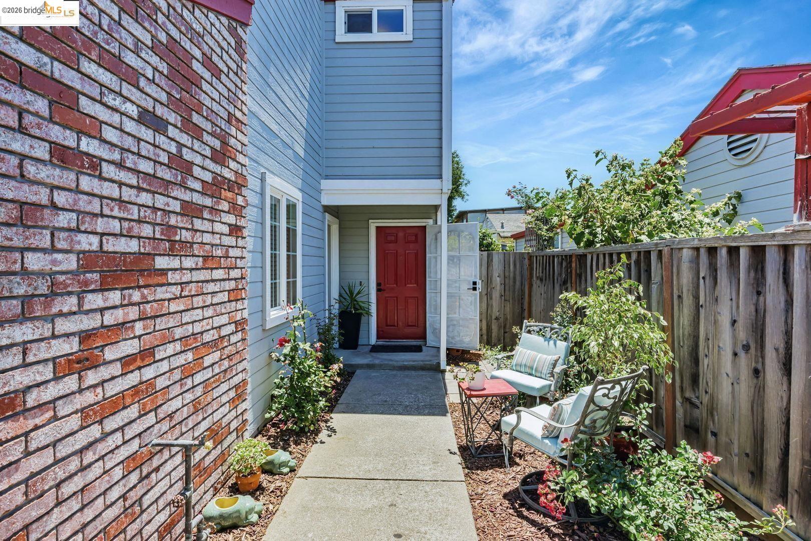 16 Town Sq PL, Oakland, CA, 94603