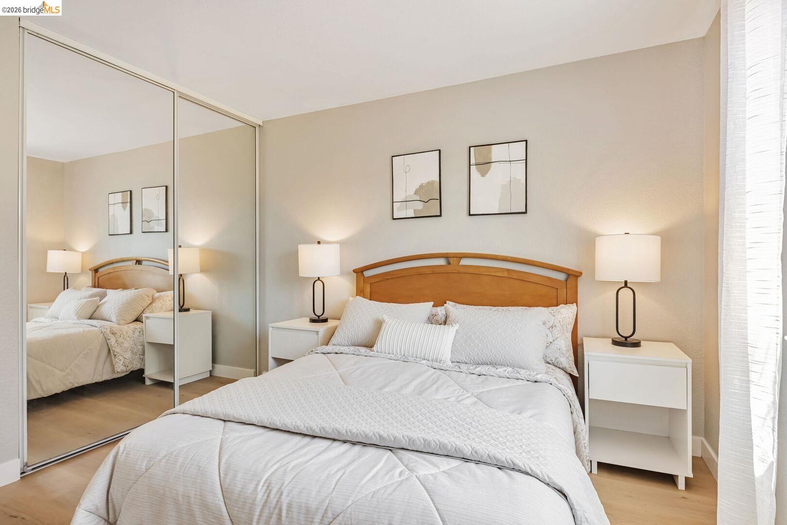 16 Town Sq PL, Oakland, CA, 94603