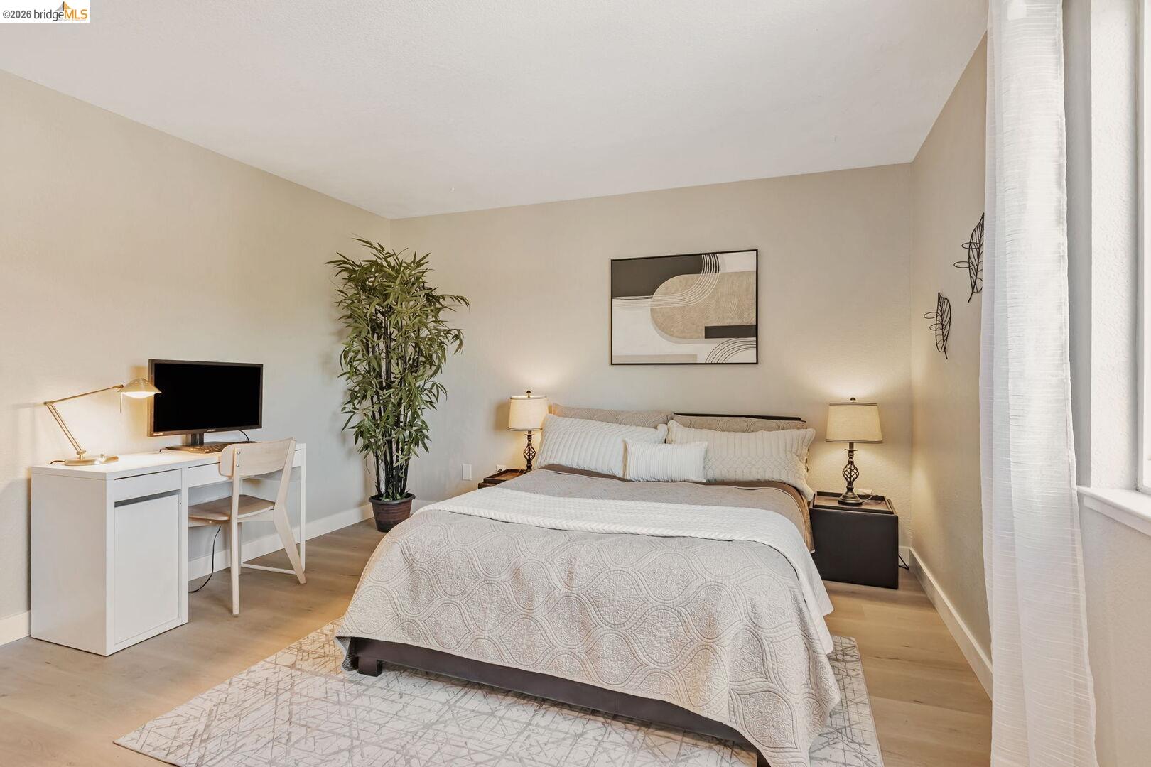 16 Town Sq PL, Oakland, CA, 94603