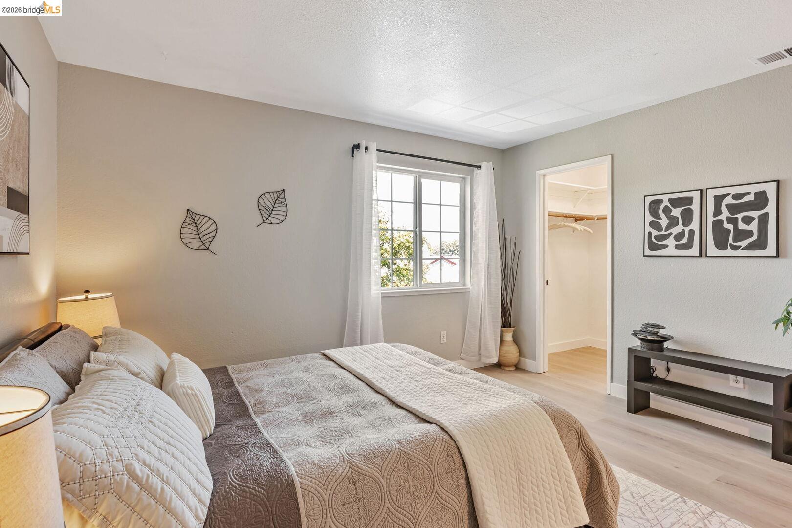 16 Town Sq PL, Oakland, CA, 94603