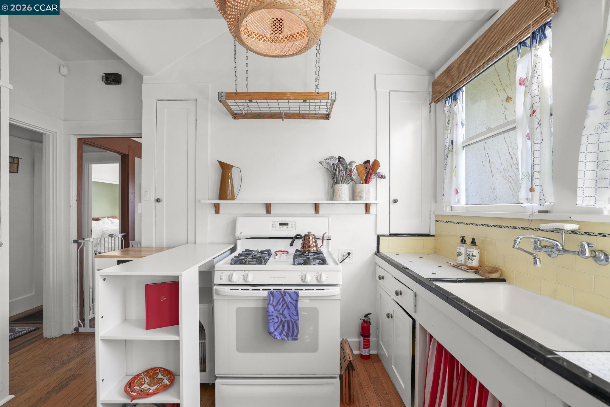 Detail Gallery Image 16 of 25 For 1117 El Dorado, Vallejo,  CA 94590 - 2 Beds | 1 Baths