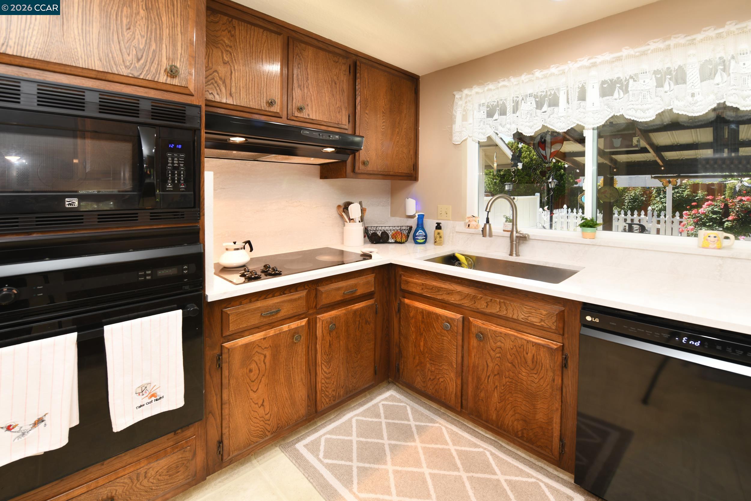 Detail Gallery Image 11 of 38 For 314 Semillon Cir, Clayton,  CA 94517 - 4 Beds | 2/1 Baths