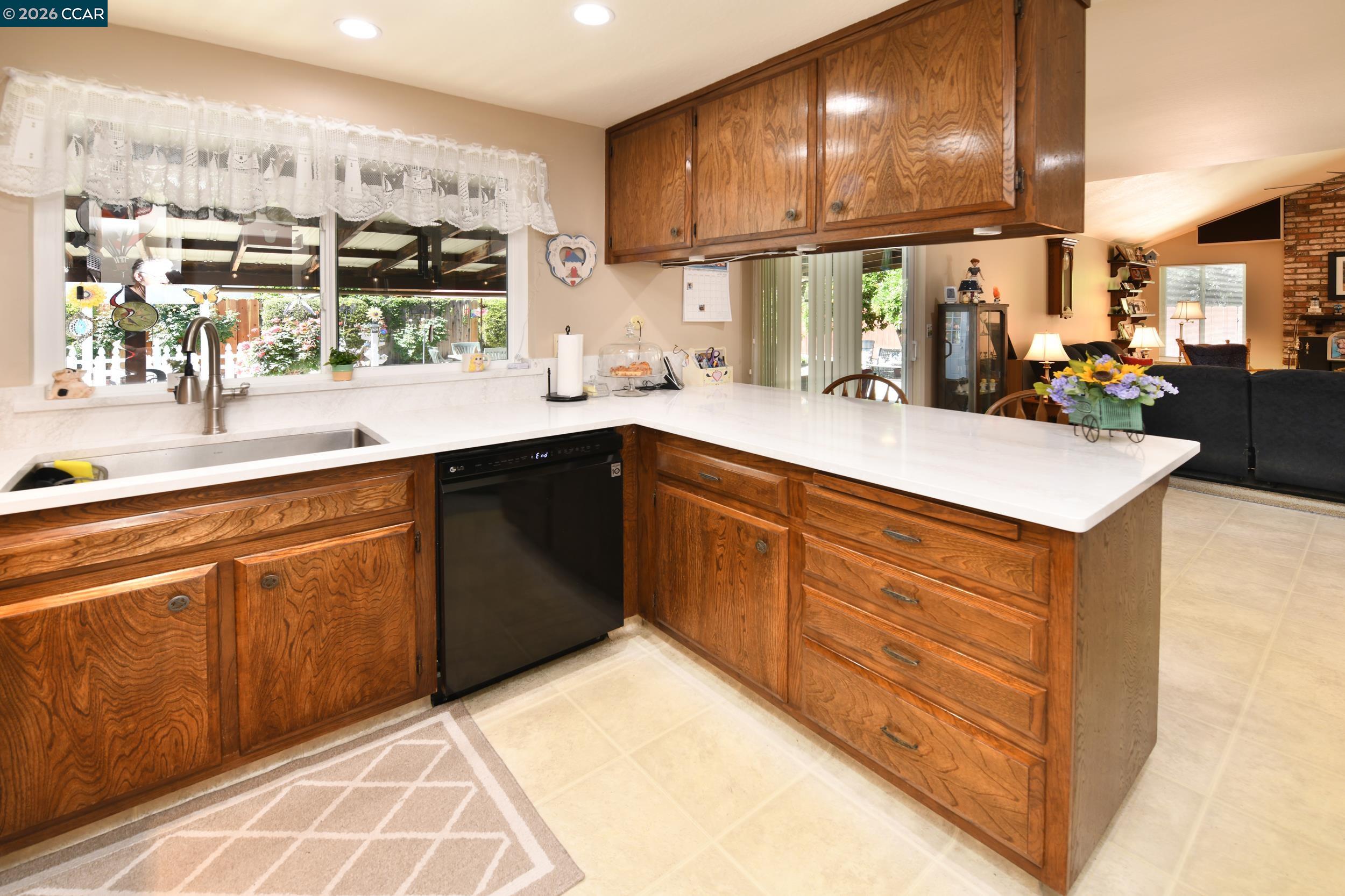 Detail Gallery Image 12 of 38 For 314 Semillon Cir, Clayton,  CA 94517 - 4 Beds | 2/1 Baths