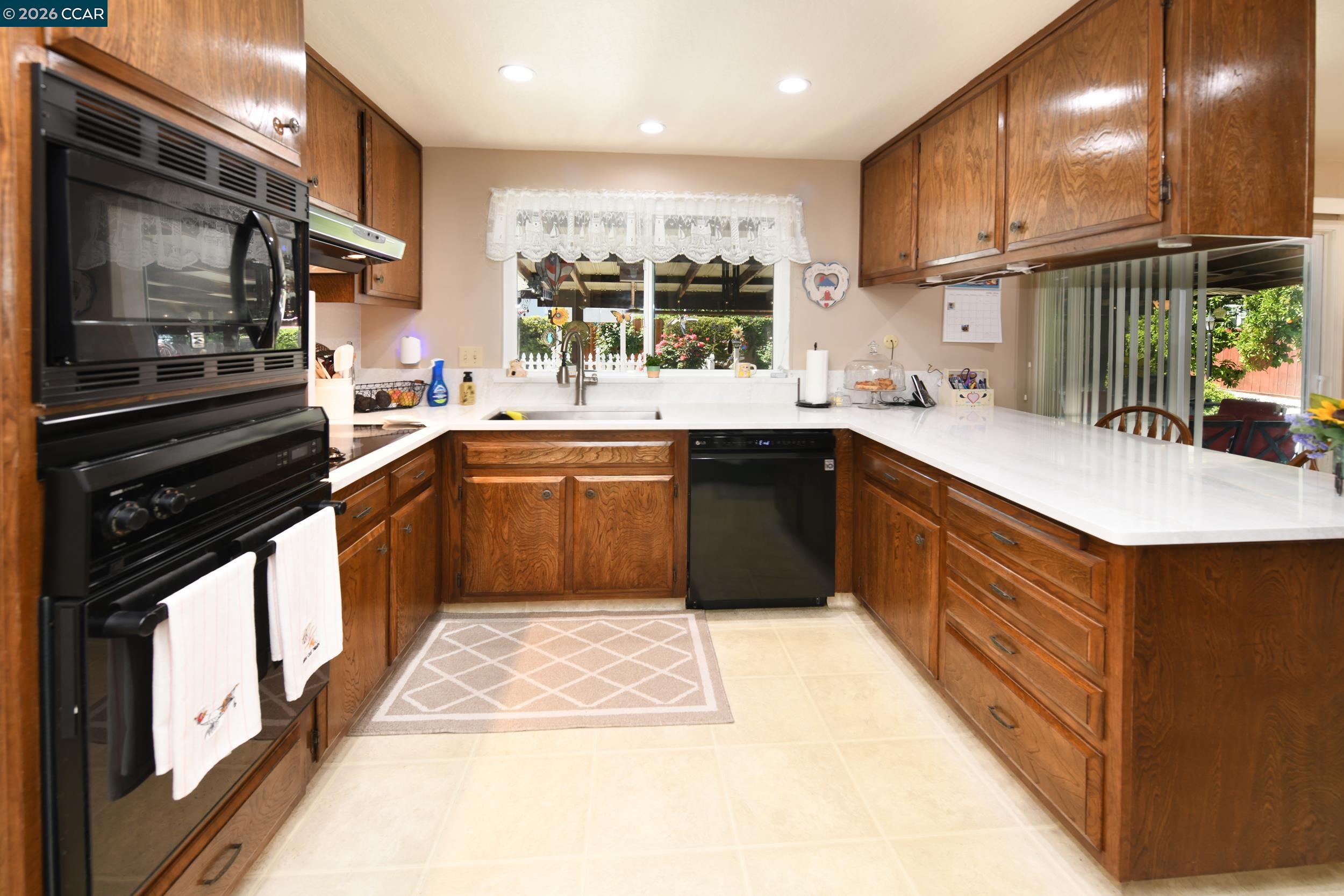 Detail Gallery Image 9 of 38 For 314 Semillon Cir, Clayton,  CA 94517 - 4 Beds | 2/1 Baths