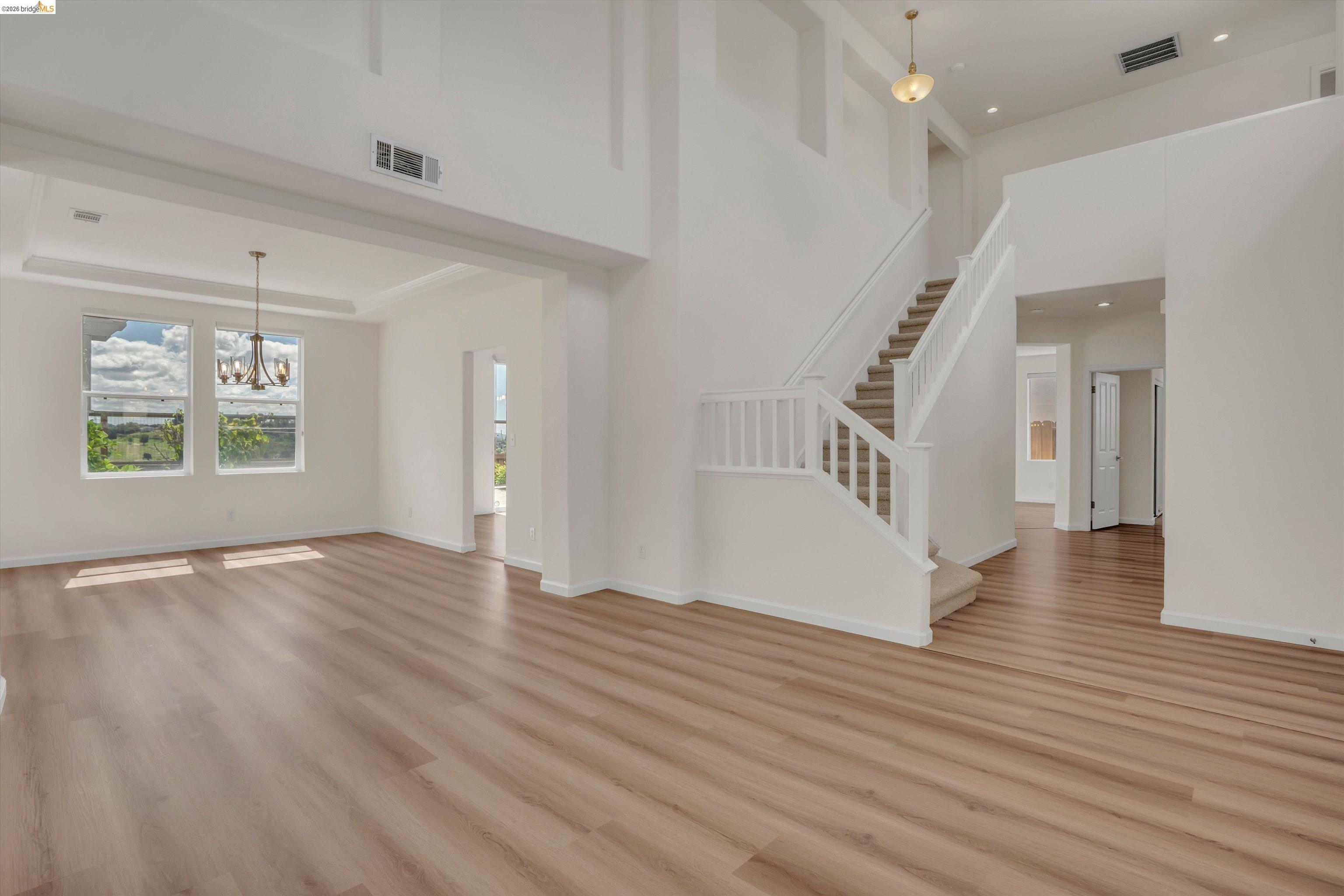 Detail Gallery Image 13 of 56 For 6857 Sunriver Ln, Vallejo,  CA 94591 - 4 Beds | 3 Baths