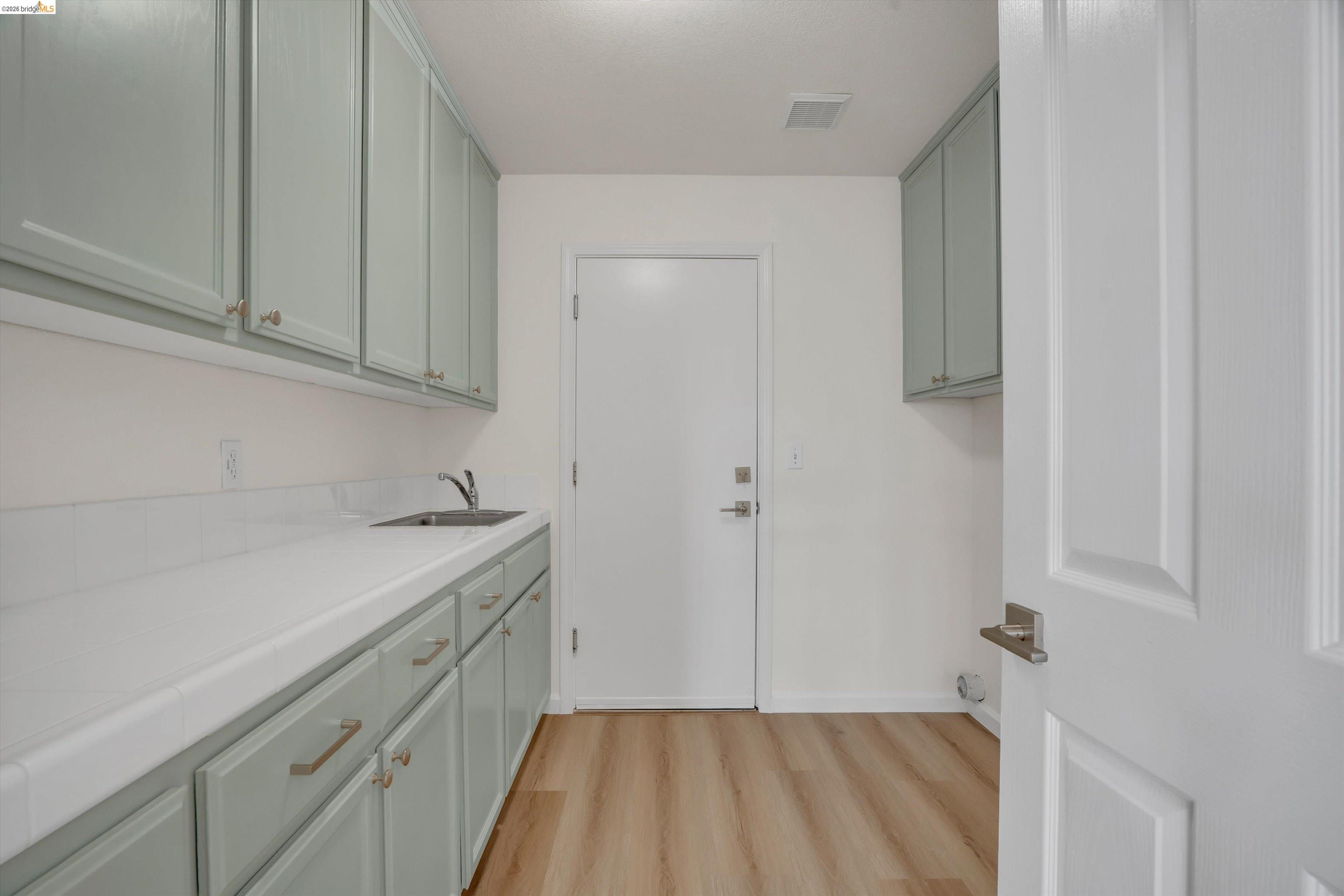 Detail Gallery Image 26 of 56 For 6857 Sunriver Ln, Vallejo,  CA 94591 - 4 Beds | 3 Baths