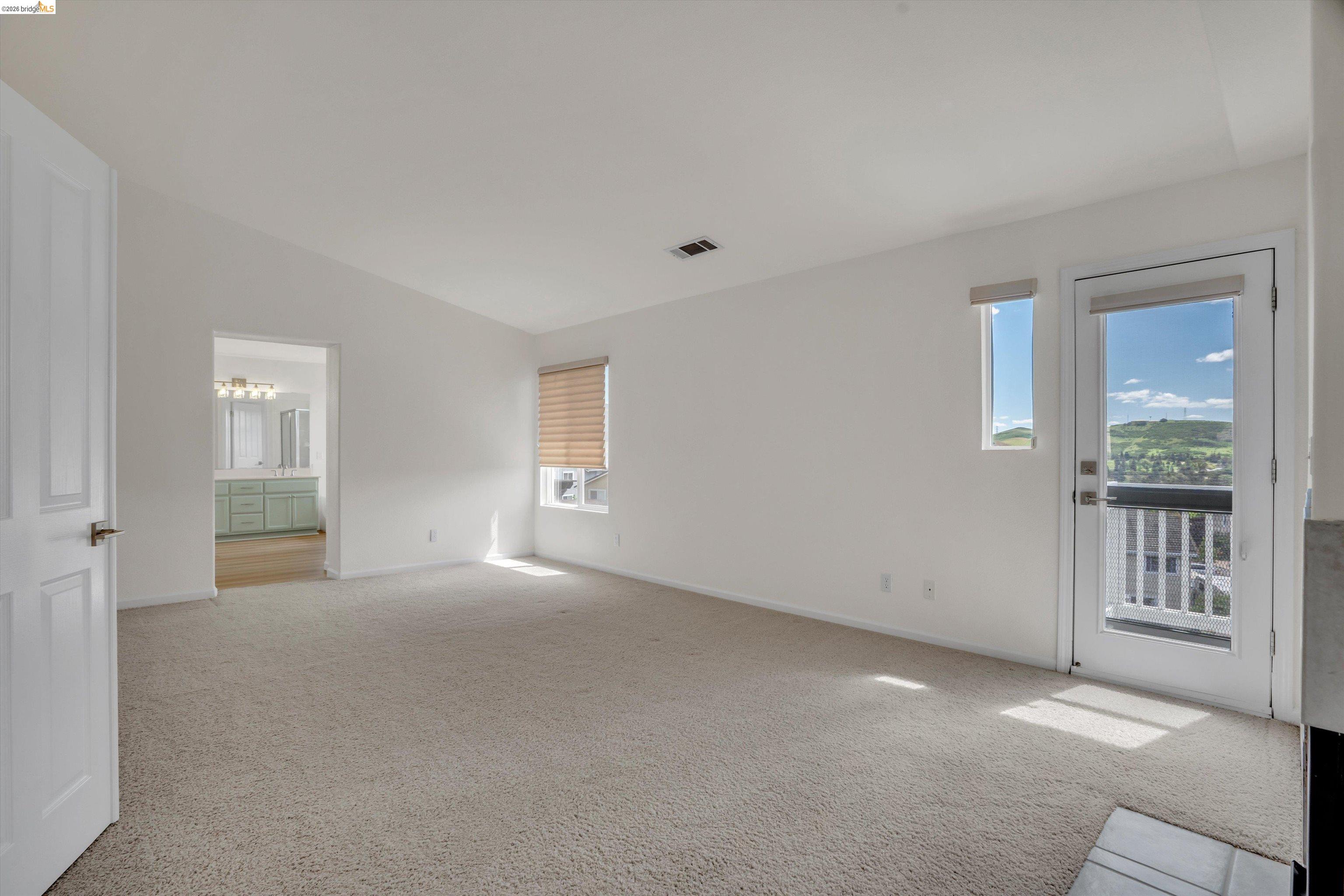 Detail Gallery Image 31 of 56 For 6857 Sunriver Ln, Vallejo,  CA 94591 - 4 Beds | 3 Baths