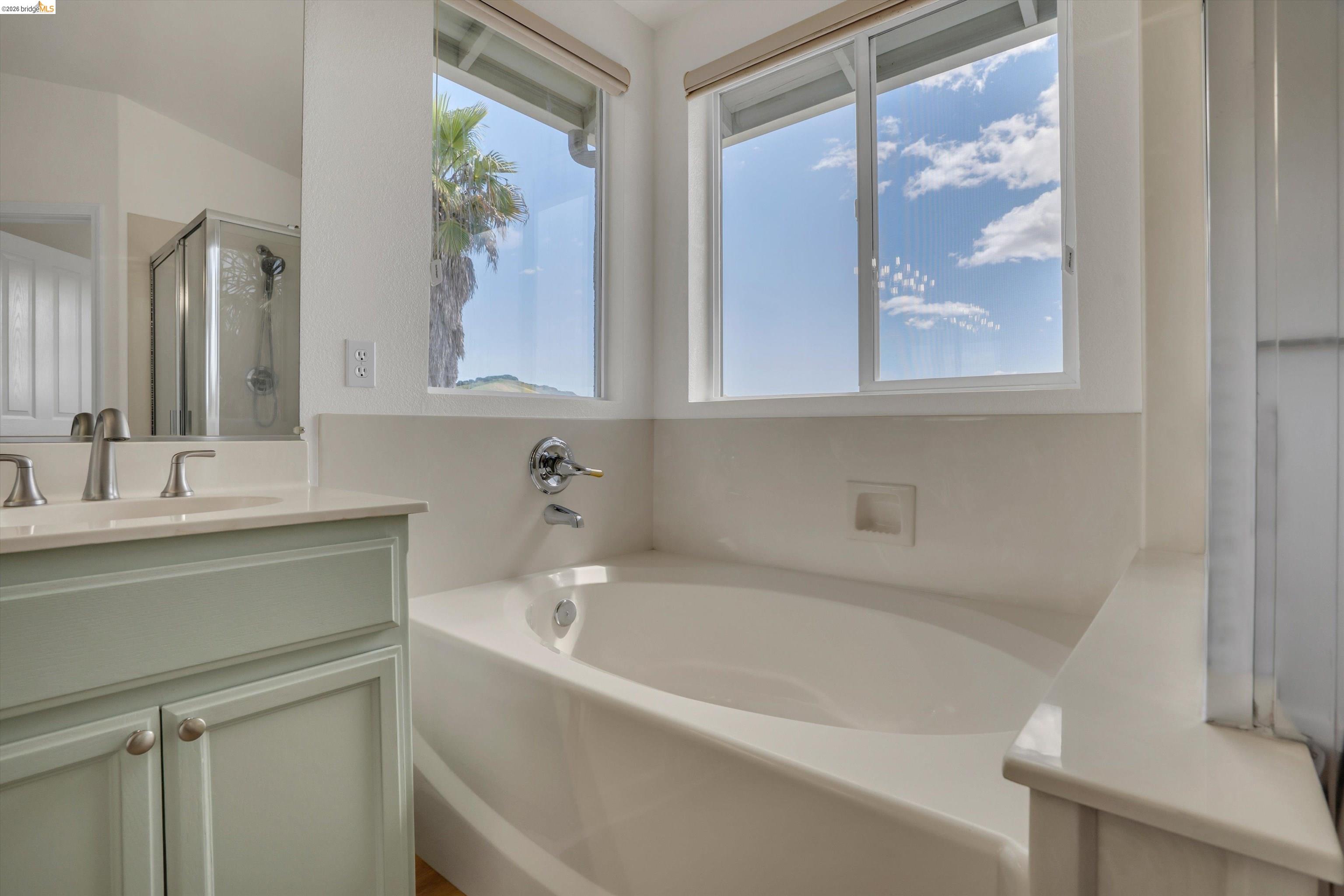 Detail Gallery Image 34 of 56 For 6857 Sunriver Ln, Vallejo,  CA 94591 - 4 Beds | 3 Baths