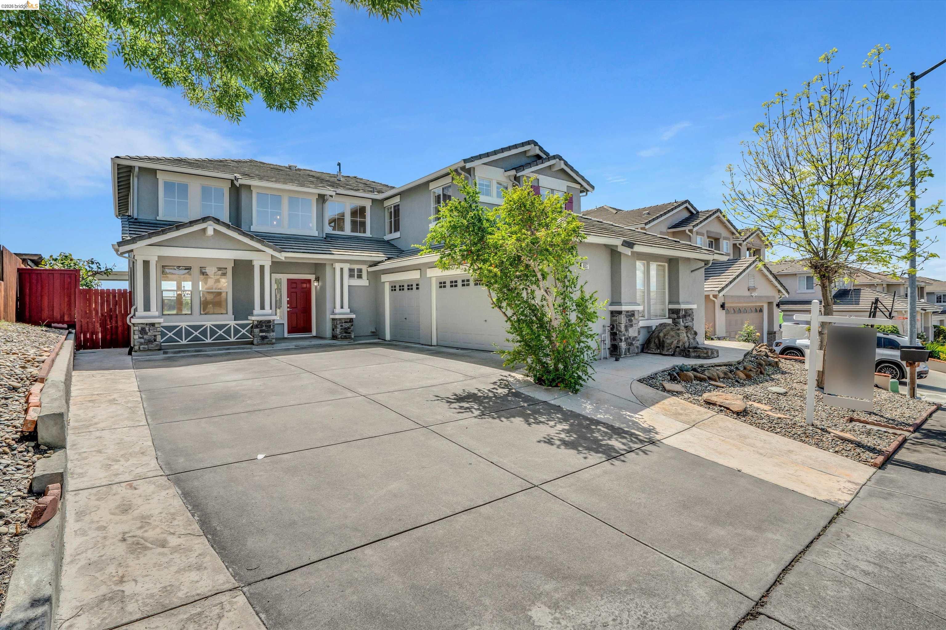 Detail Gallery Image 8 of 56 For 6857 Sunriver Ln, Vallejo,  CA 94591 - 4 Beds | 3 Baths