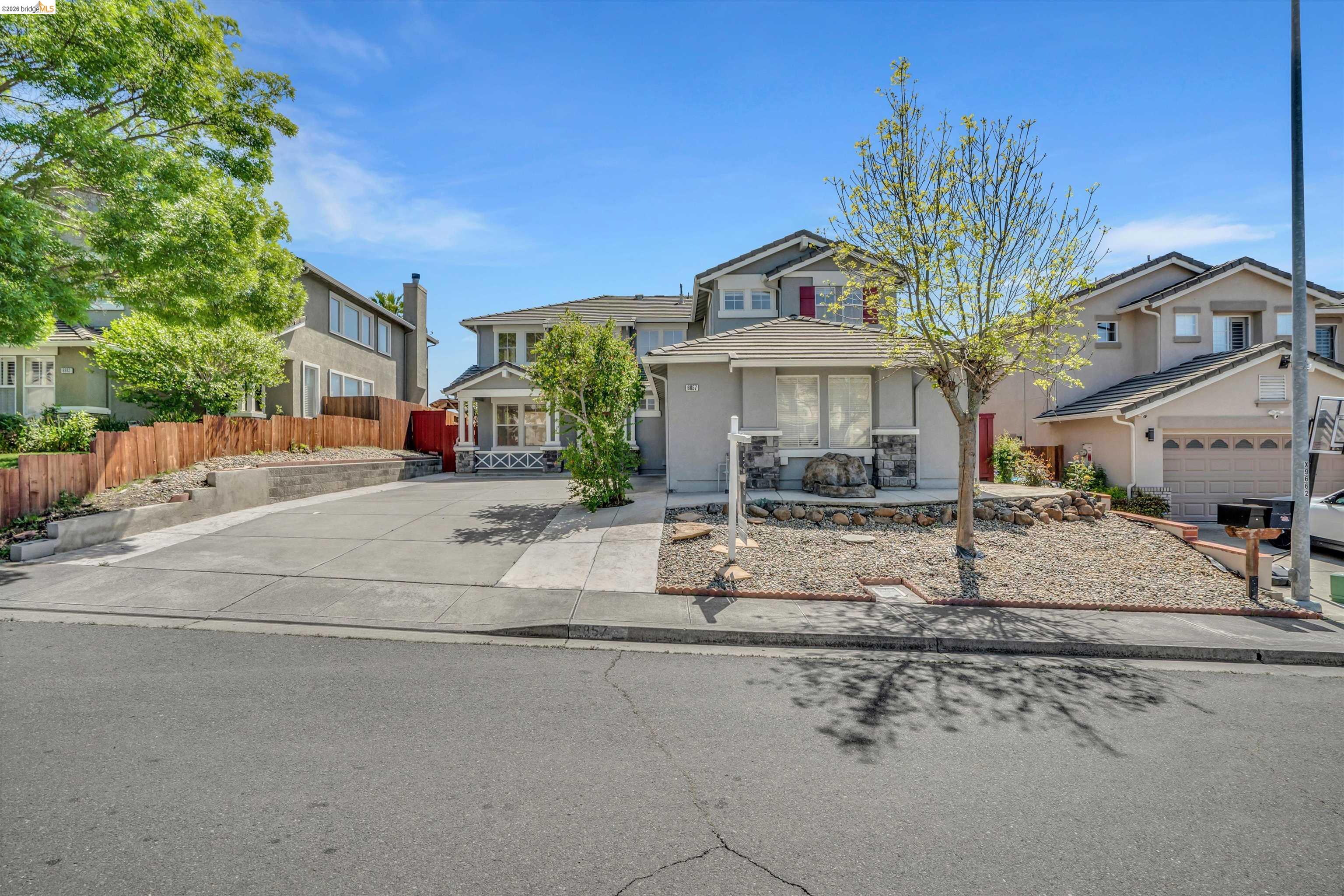 Detail Gallery Image 9 of 56 For 6857 Sunriver Ln, Vallejo,  CA 94591 - 4 Beds | 3 Baths