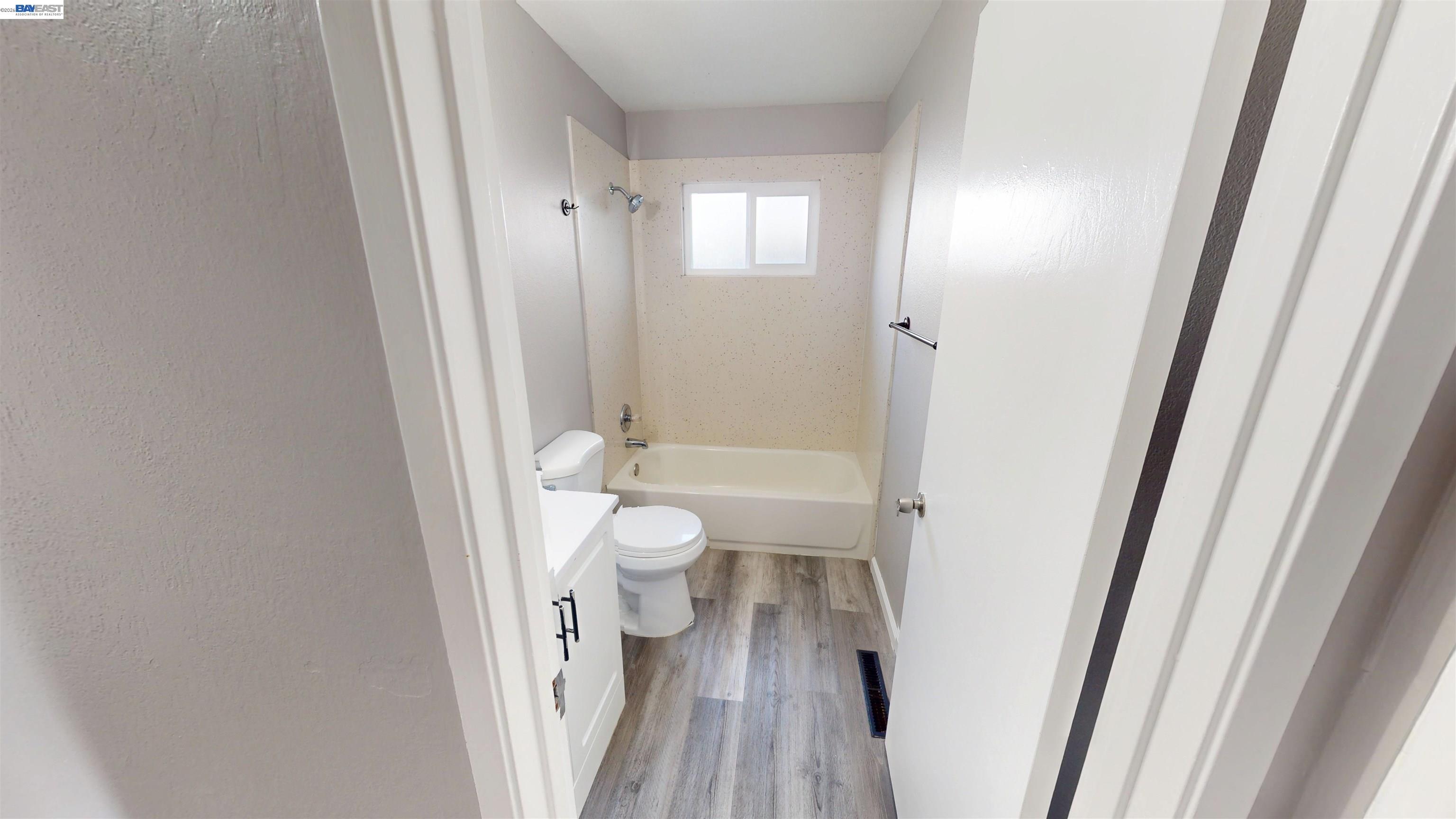 Detail Gallery Image 21 of 22 For 2105 48th Ave, Oakland,  CA 94601 - – Beds | – Baths