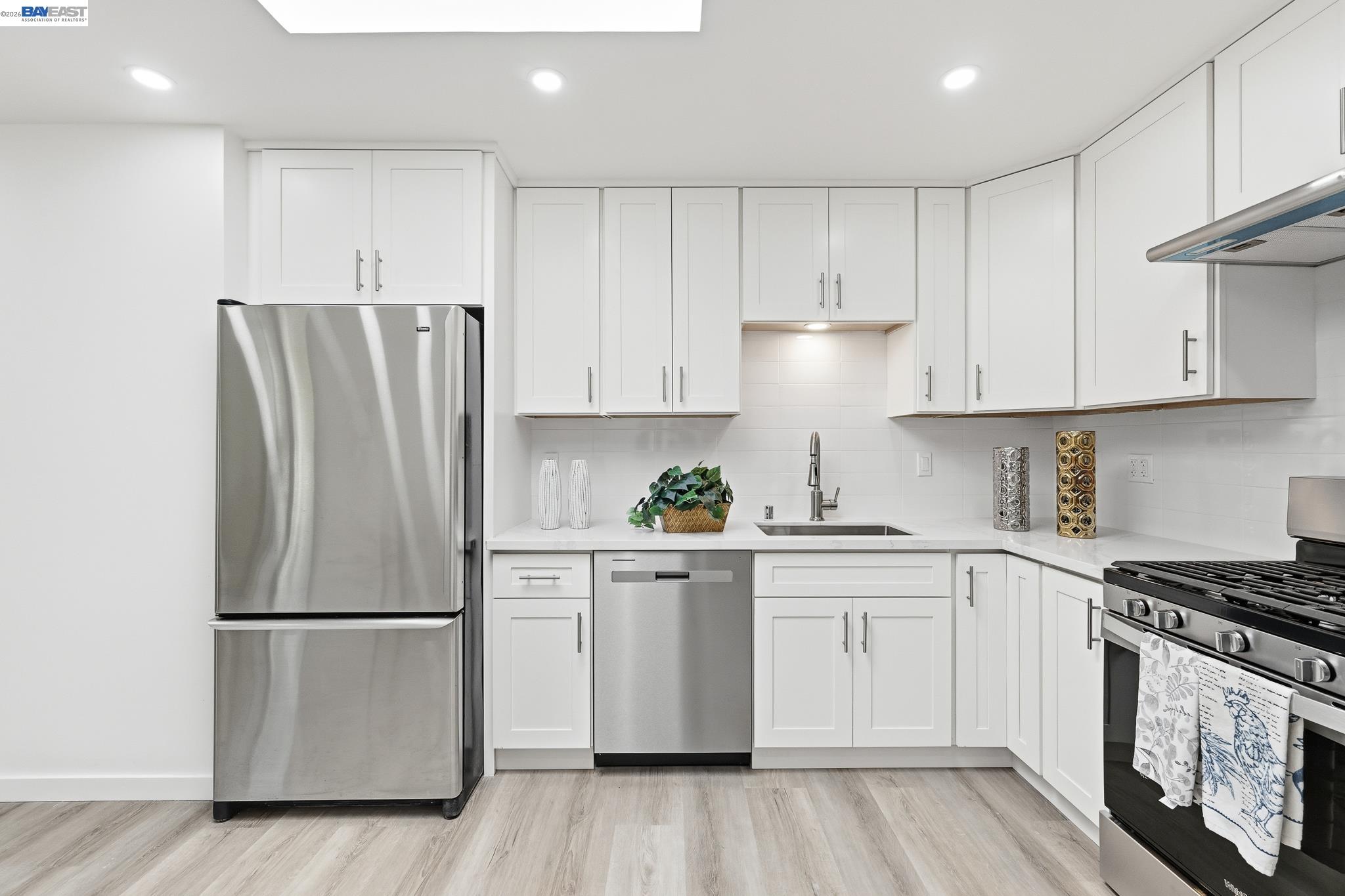 Detail Gallery Image 16 of 51 For 1326 Vining Dr, San Leandro,  CA 94579 - 3 Beds | 2 Baths