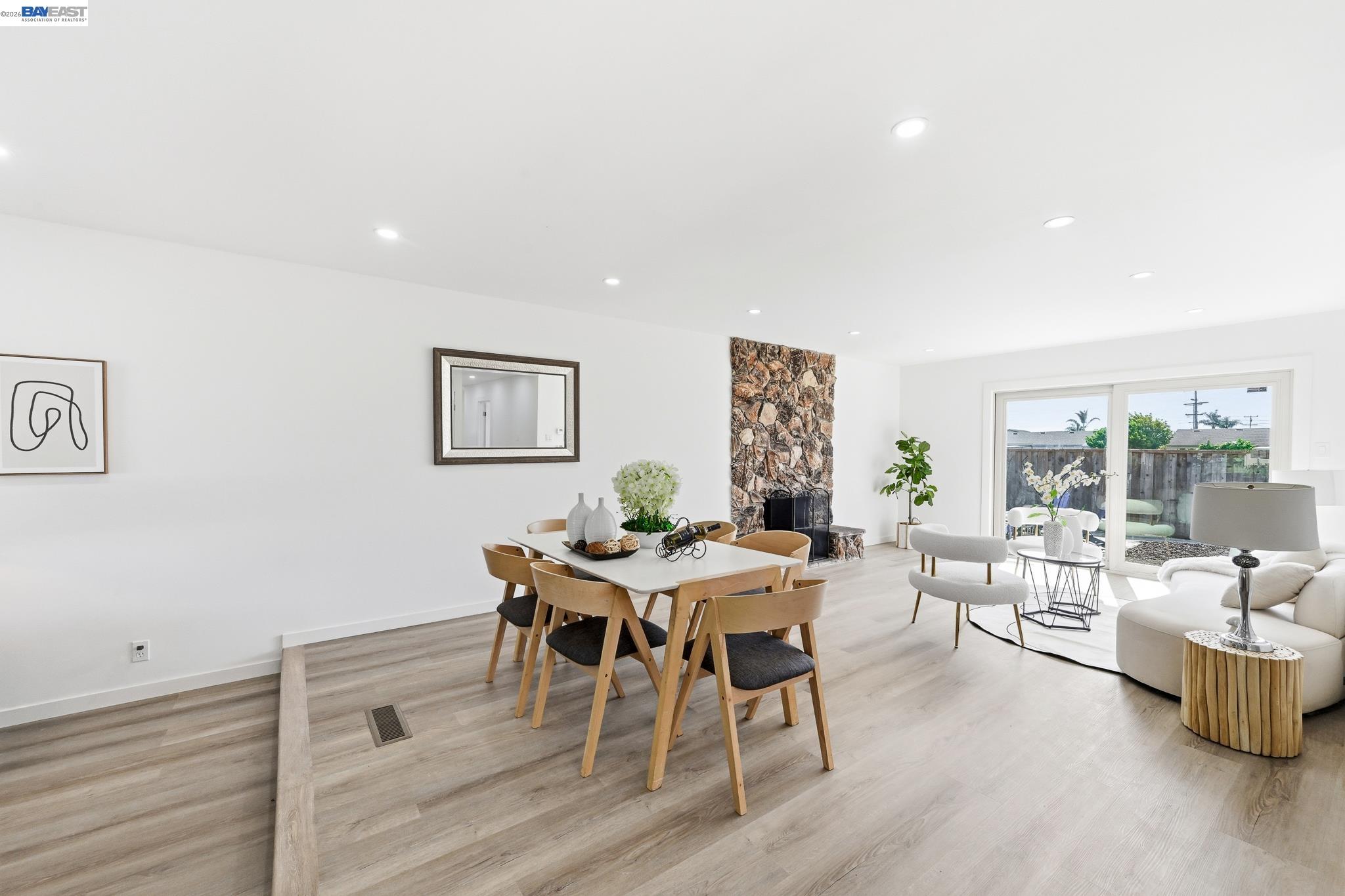 Detail Gallery Image 20 of 51 For 1326 Vining Dr, San Leandro,  CA 94579 - 3 Beds | 2 Baths