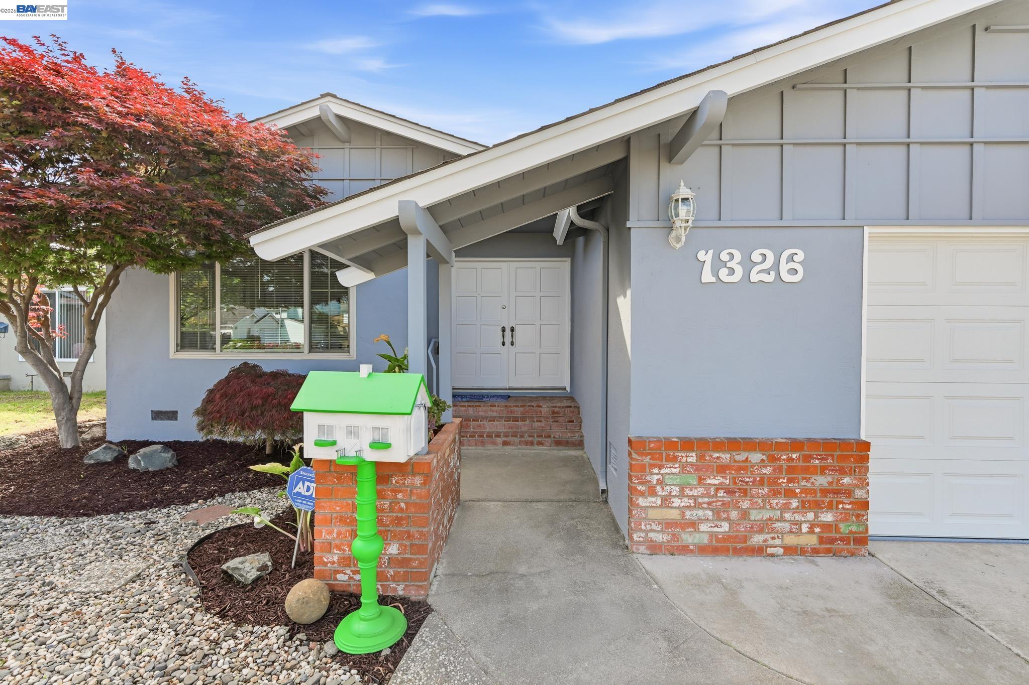 Detail Gallery Image 4 of 51 For 1326 Vining Dr, San Leandro,  CA 94579 - 3 Beds | 2 Baths