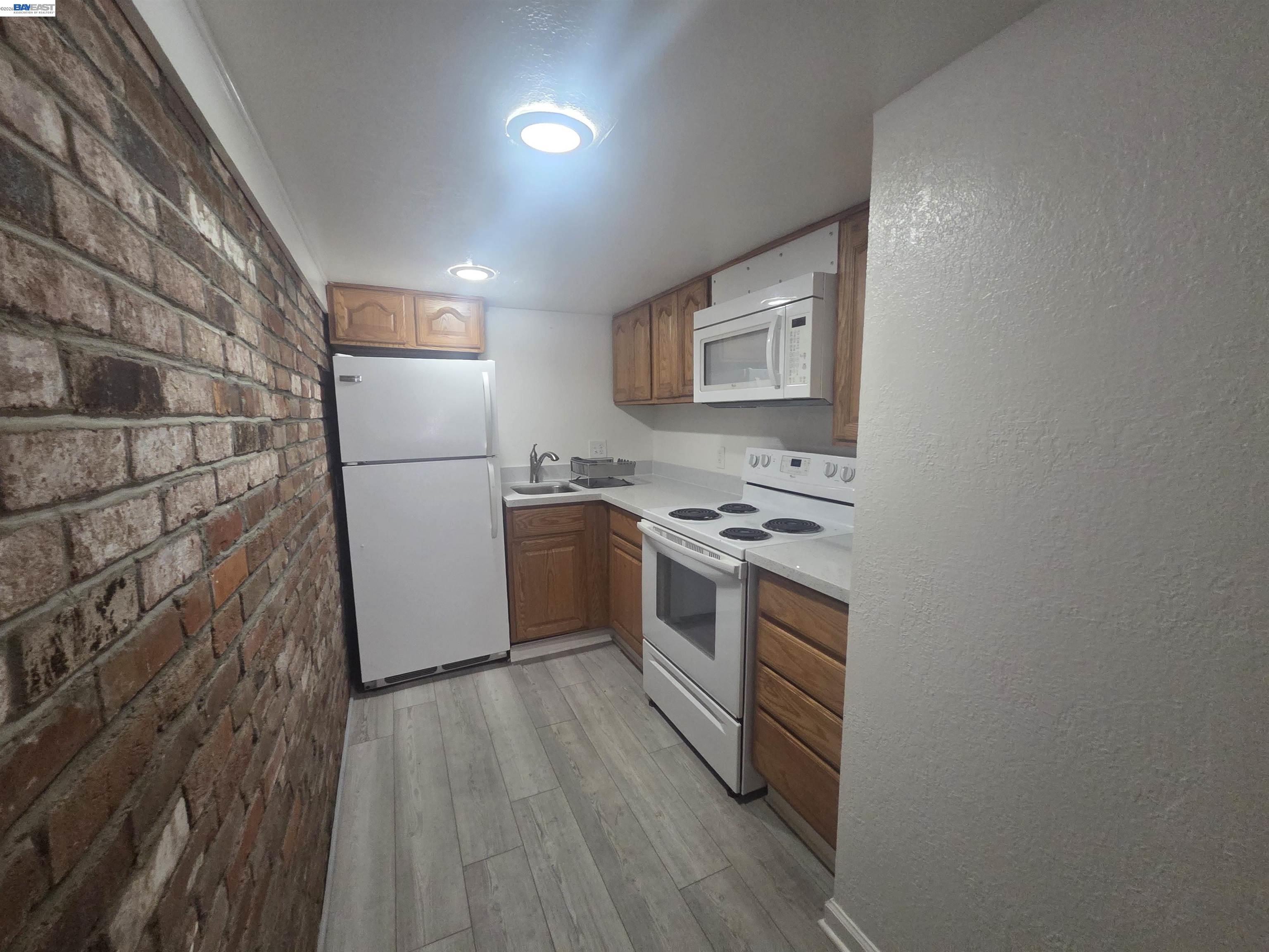 Detail Gallery Image 4 of 14 For 3851 Vineyard Ave #D,  Pleasanton,  CA 94566-6706 - 1 Beds | 1 Baths