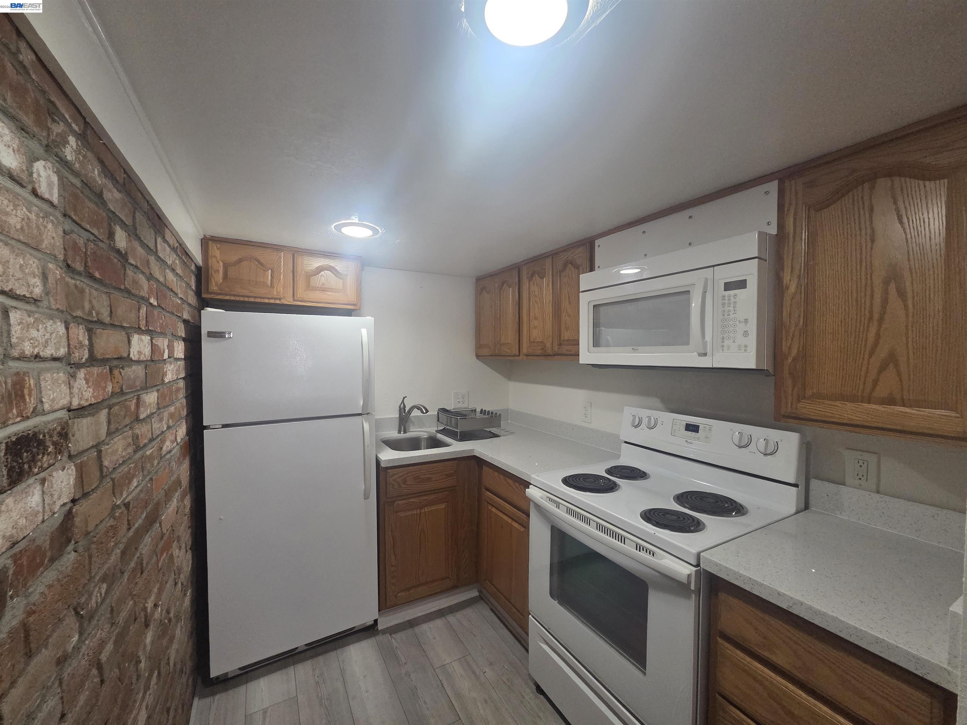 Detail Gallery Image 5 of 14 For 3851 Vineyard Ave #D,  Pleasanton,  CA 94566-6706 - 1 Beds | 1 Baths