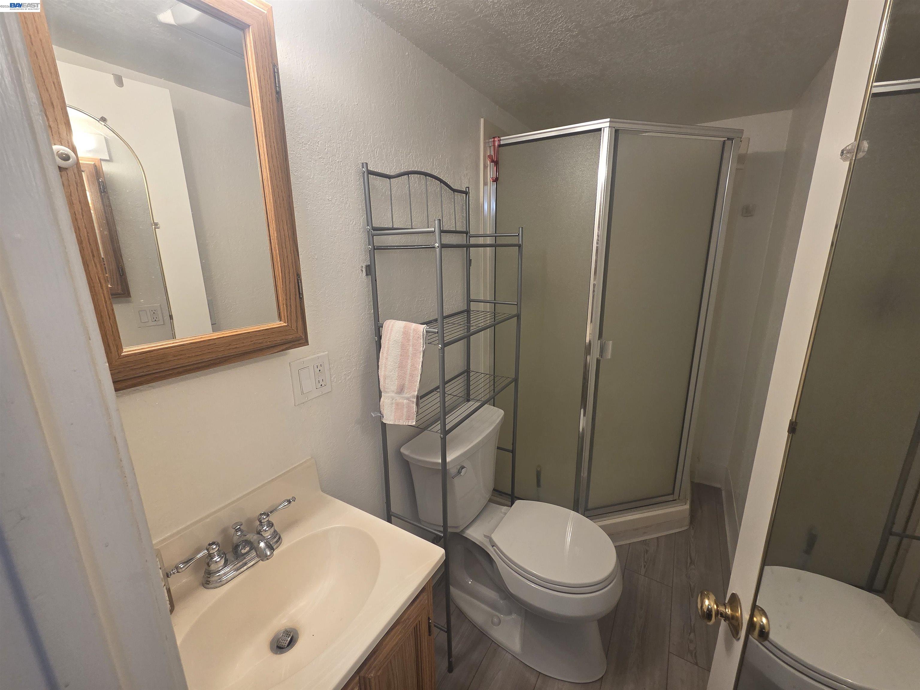 Detail Gallery Image 8 of 14 For 3851 Vineyard Ave #D,  Pleasanton,  CA 94566-6706 - 1 Beds | 1 Baths