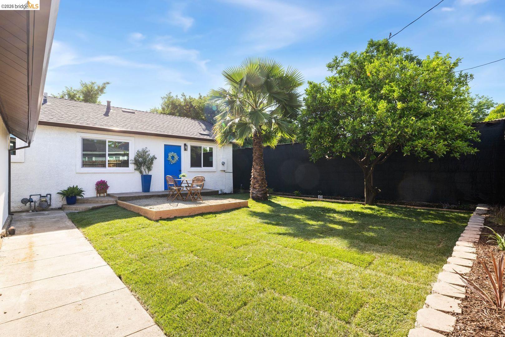 Front Image Thumbnail for EB41130471