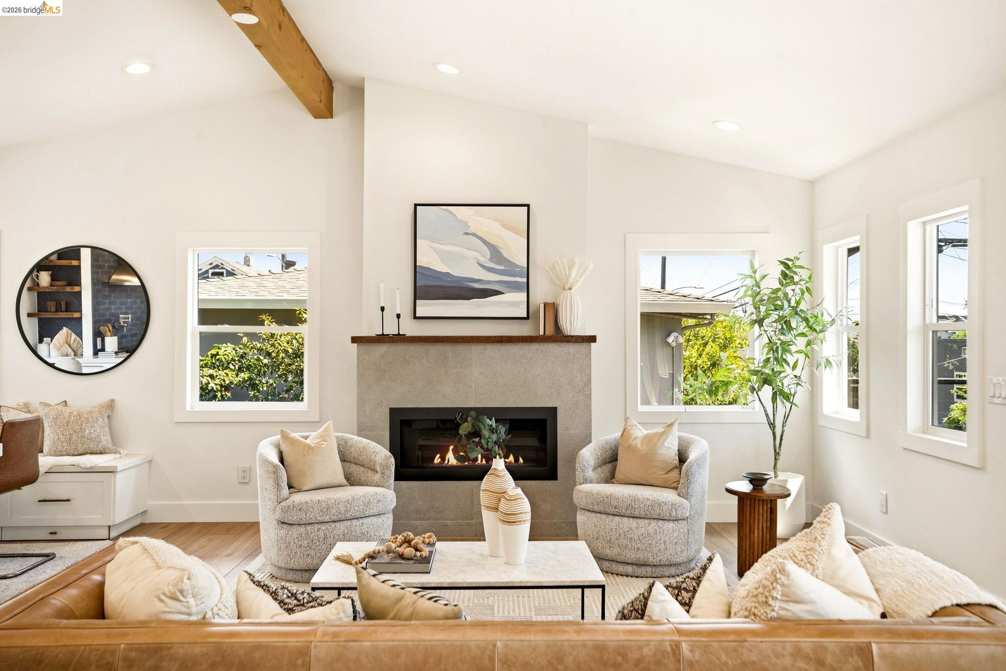 Detail Gallery Image 3 of 57 For 1578 E 38th Street, Oakland,  CA 94602 - 3 Beds | 2 Baths