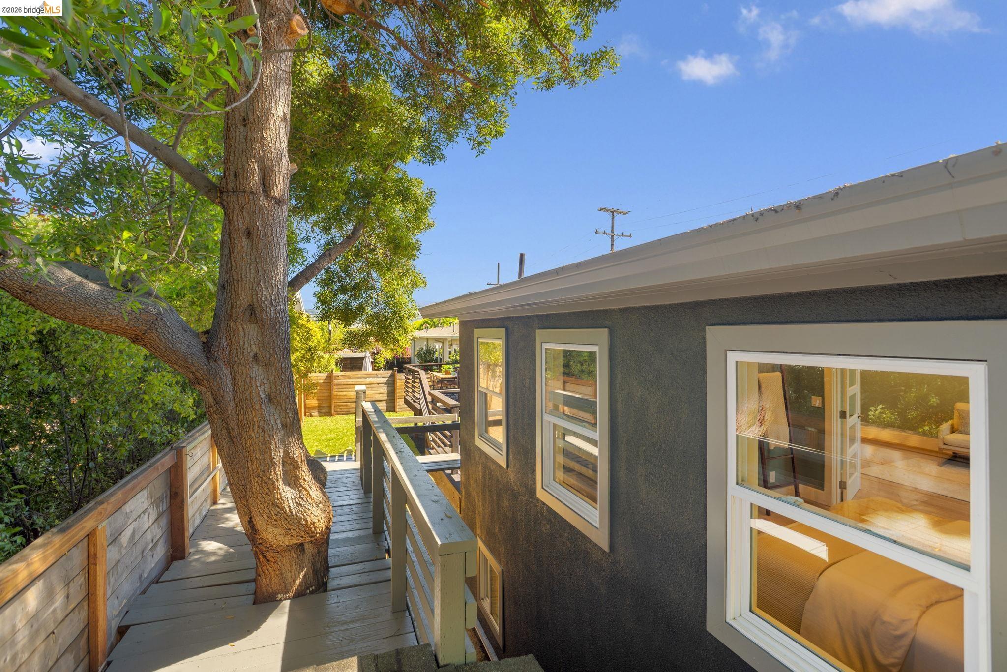 Detail Gallery Image 48 of 57 For 1578 E 38th Street, Oakland,  CA 94602 - 3 Beds | 2 Baths