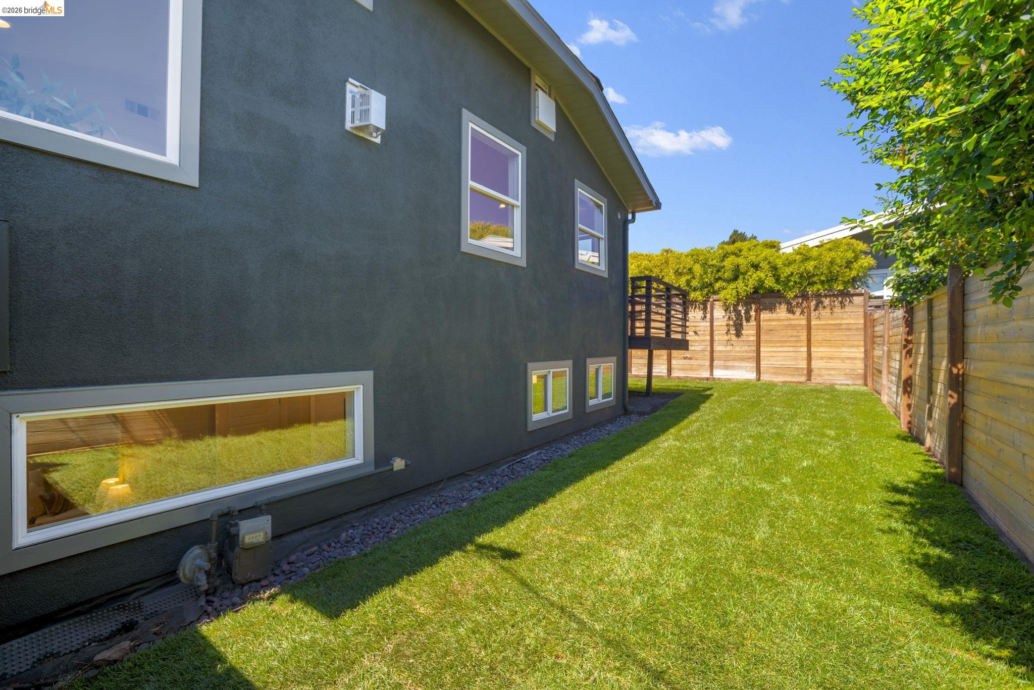 Detail Gallery Image 50 of 57 For 1578 E 38th Street, Oakland,  CA 94602 - 3 Beds | 2 Baths