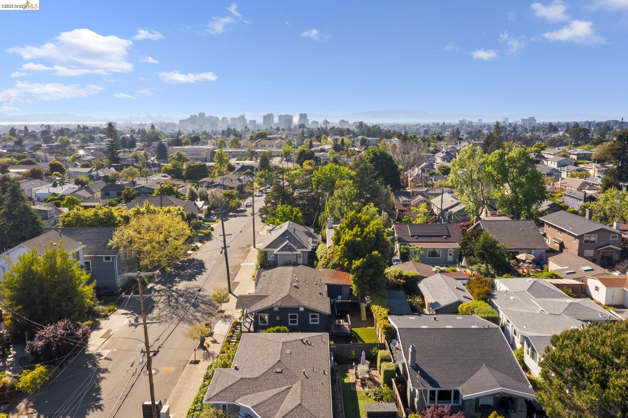 Detail Gallery Image 56 of 57 For 1578 E 38th Street, Oakland,  CA 94602 - 3 Beds | 2 Baths