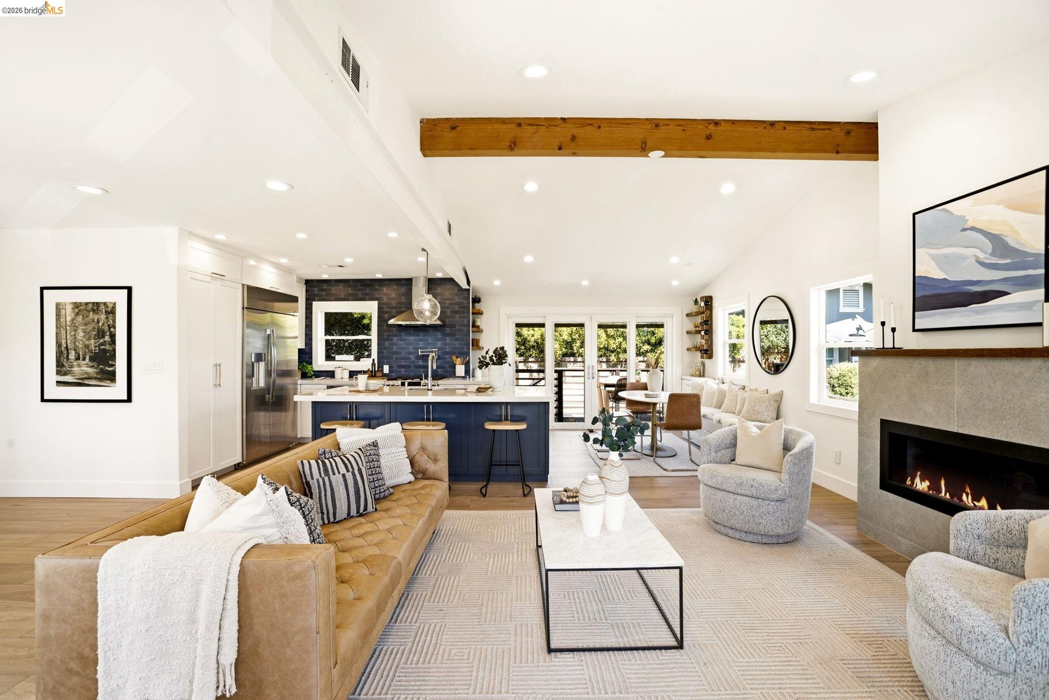 Detail Gallery Image 8 of 57 For 1578 E 38th Street, Oakland,  CA 94602 - 3 Beds | 2 Baths