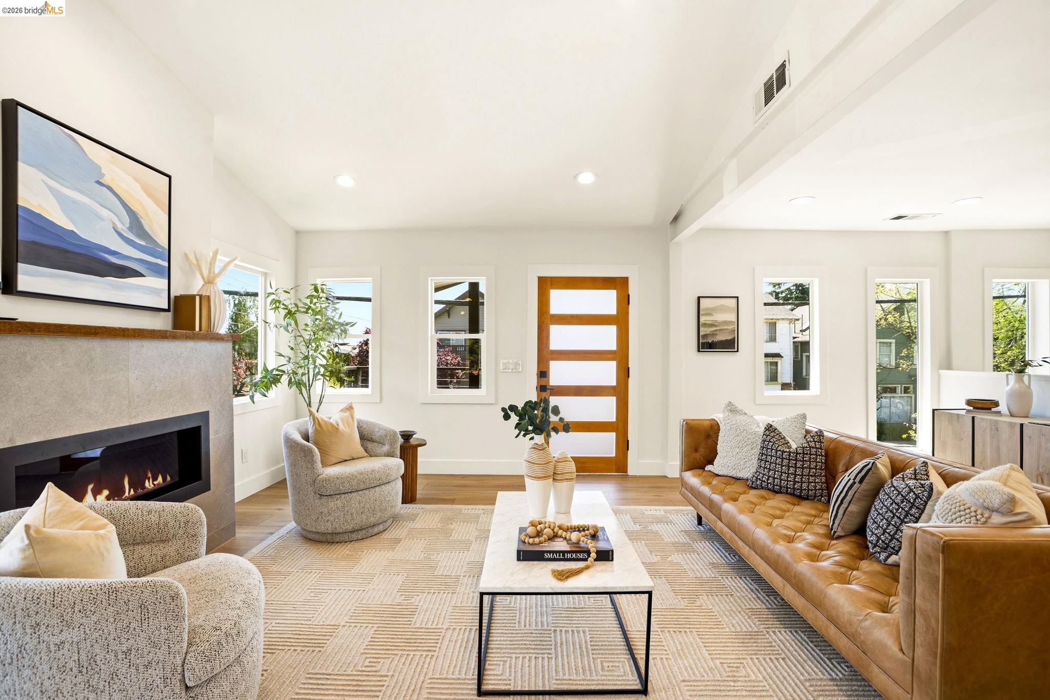 Detail Gallery Image 9 of 57 For 1578 E 38th Street, Oakland,  CA 94602 - 3 Beds | 2 Baths