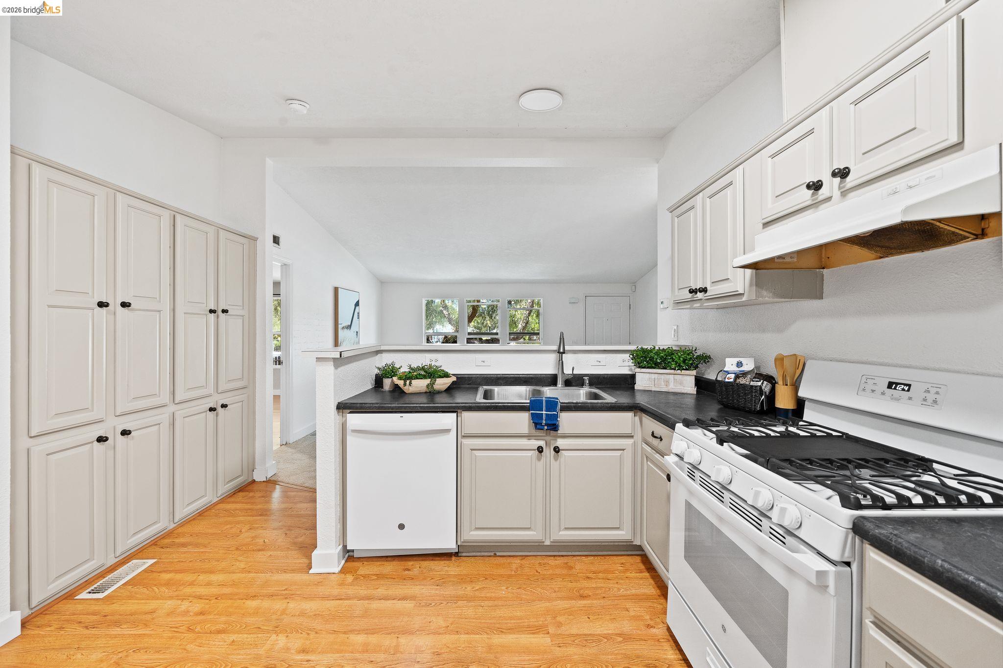 Detail Gallery Image 14 of 39 For 418 Ohara Ave, Oakley,  CA 94561 - 3 Beds | 2 Baths