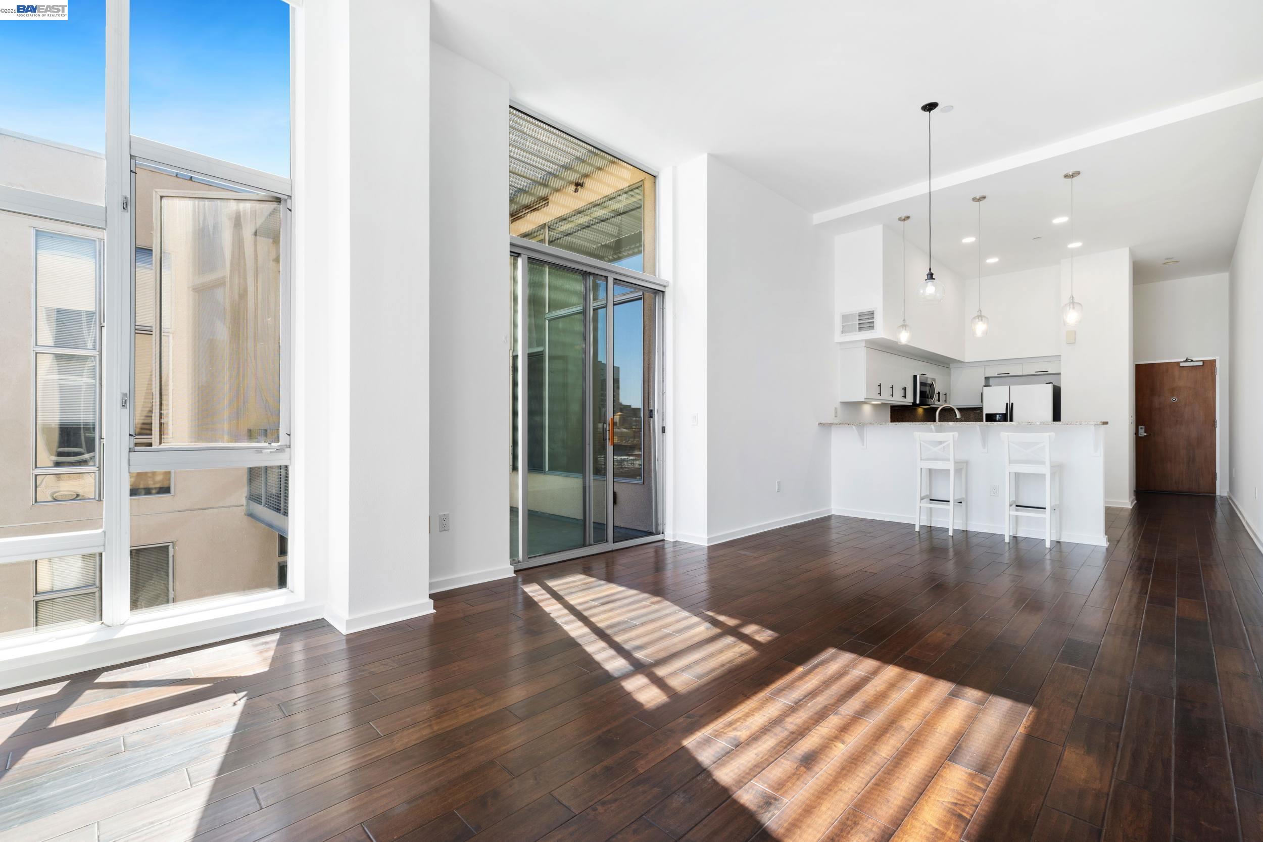 Photo #2: 41130483 Listing: Photo #2