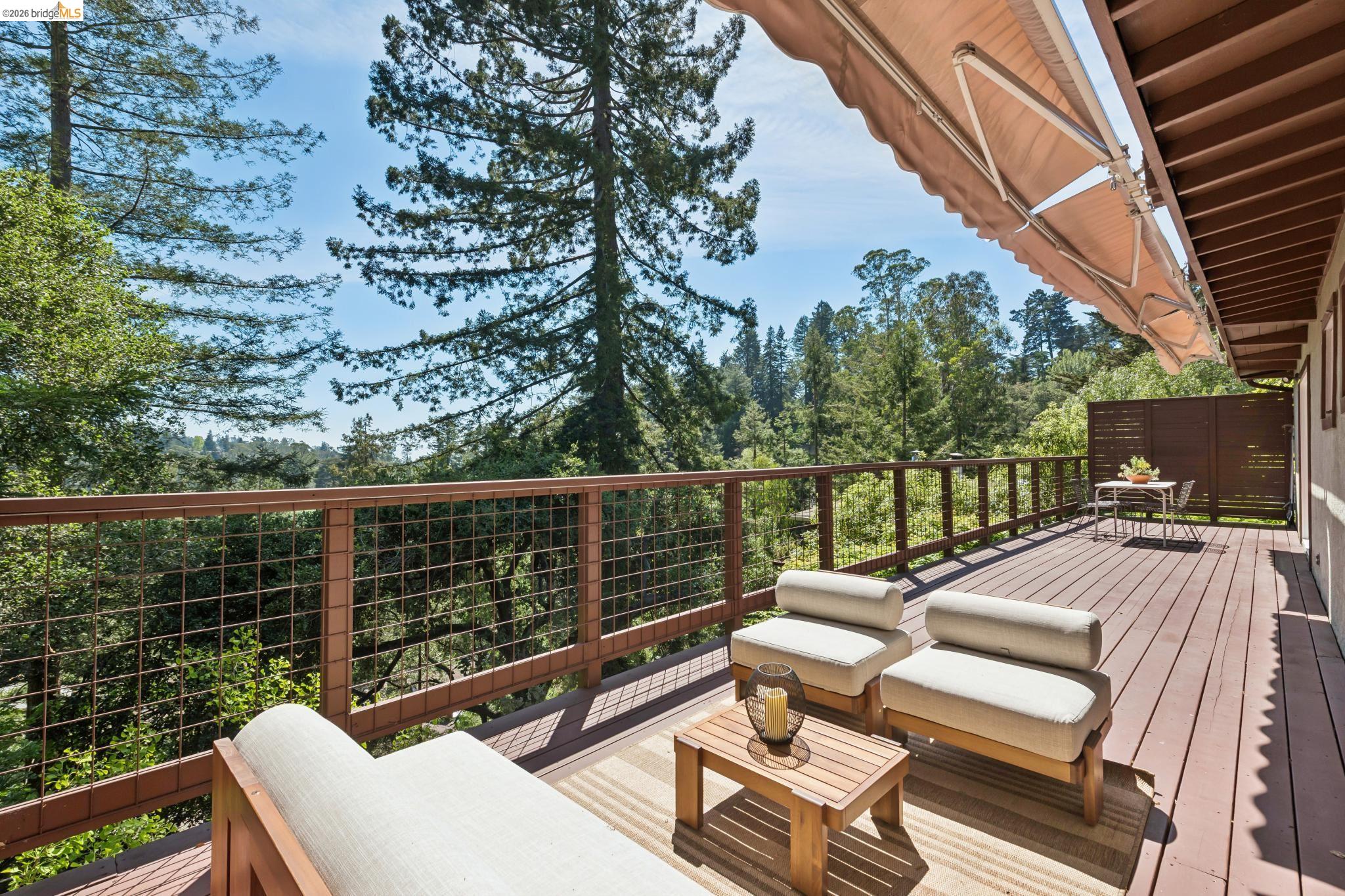 Detail Gallery Image 25 of 47 For 6874 Chambers Dr., Oakland,  CA 94611 - 3 Beds | 2/1 Baths