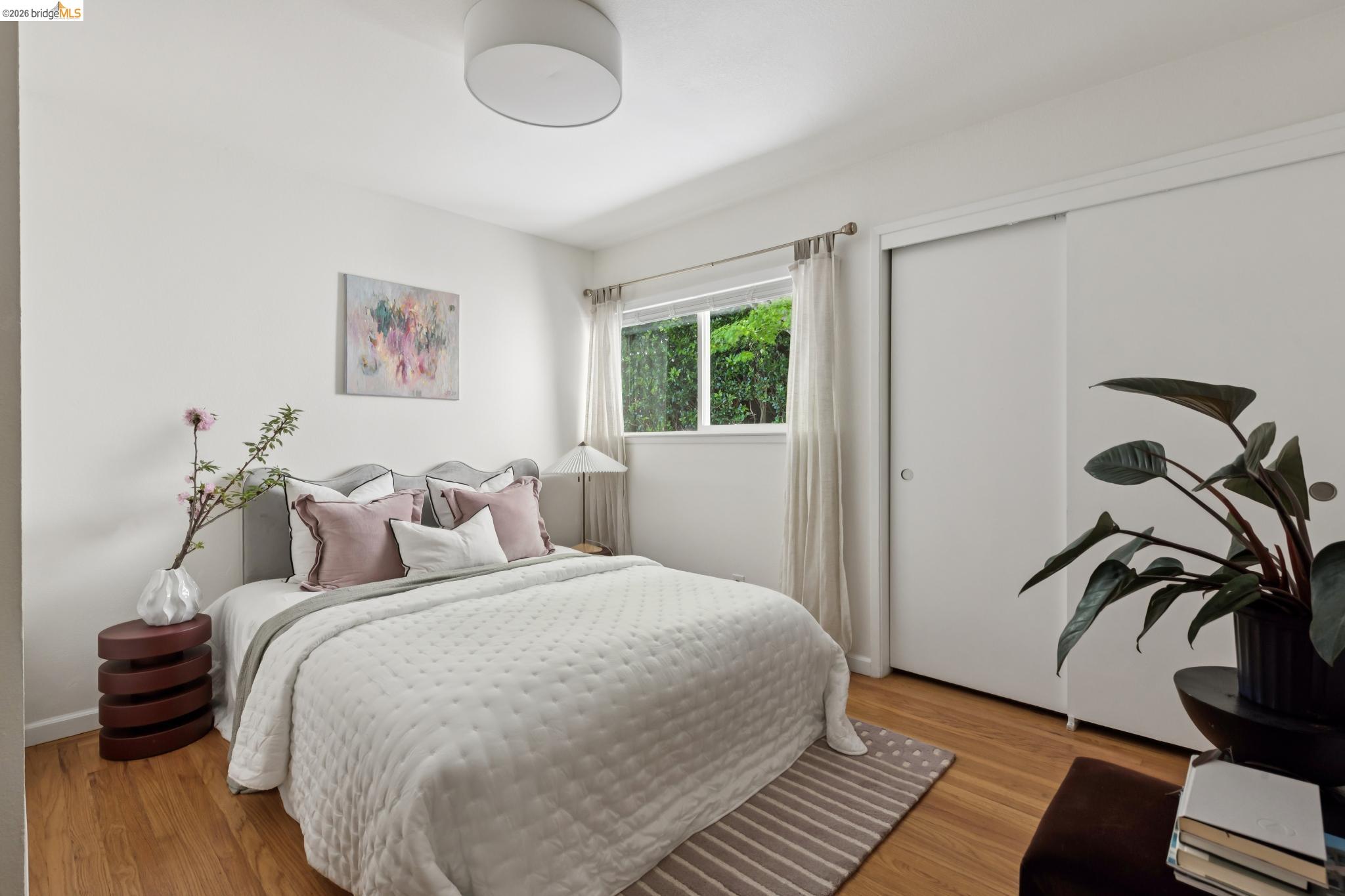 Detail Gallery Image 33 of 47 For 6874 Chambers Dr., Oakland,  CA 94611 - 3 Beds | 2/1 Baths