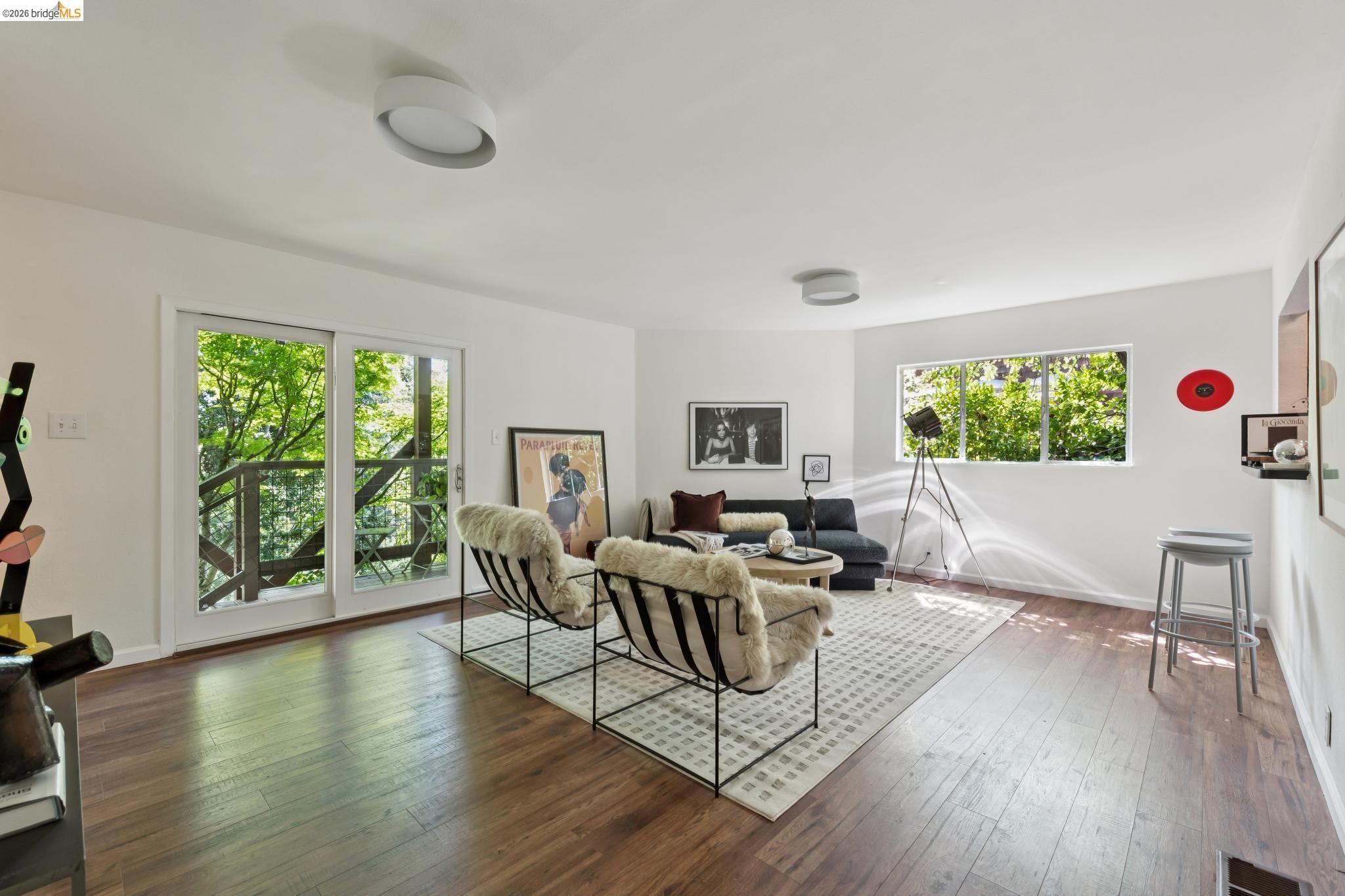 Detail Gallery Image 34 of 47 For 6874 Chambers Dr., Oakland,  CA 94611 - 3 Beds | 2/1 Baths