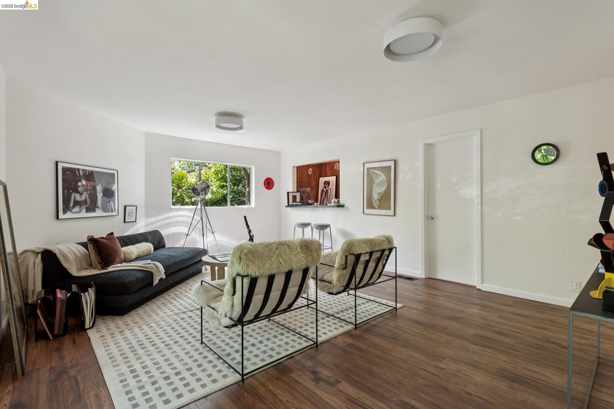 Detail Gallery Image 35 of 47 For 6874 Chambers Dr., Oakland,  CA 94611 - 3 Beds | 2/1 Baths