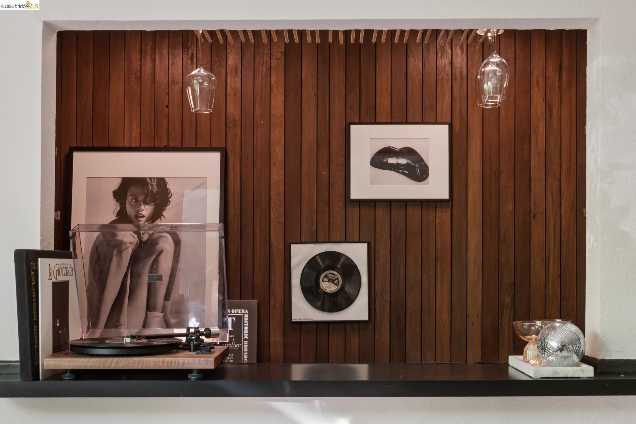 Detail Gallery Image 40 of 47 For 6874 Chambers Dr., Oakland,  CA 94611 - 3 Beds | 2/1 Baths