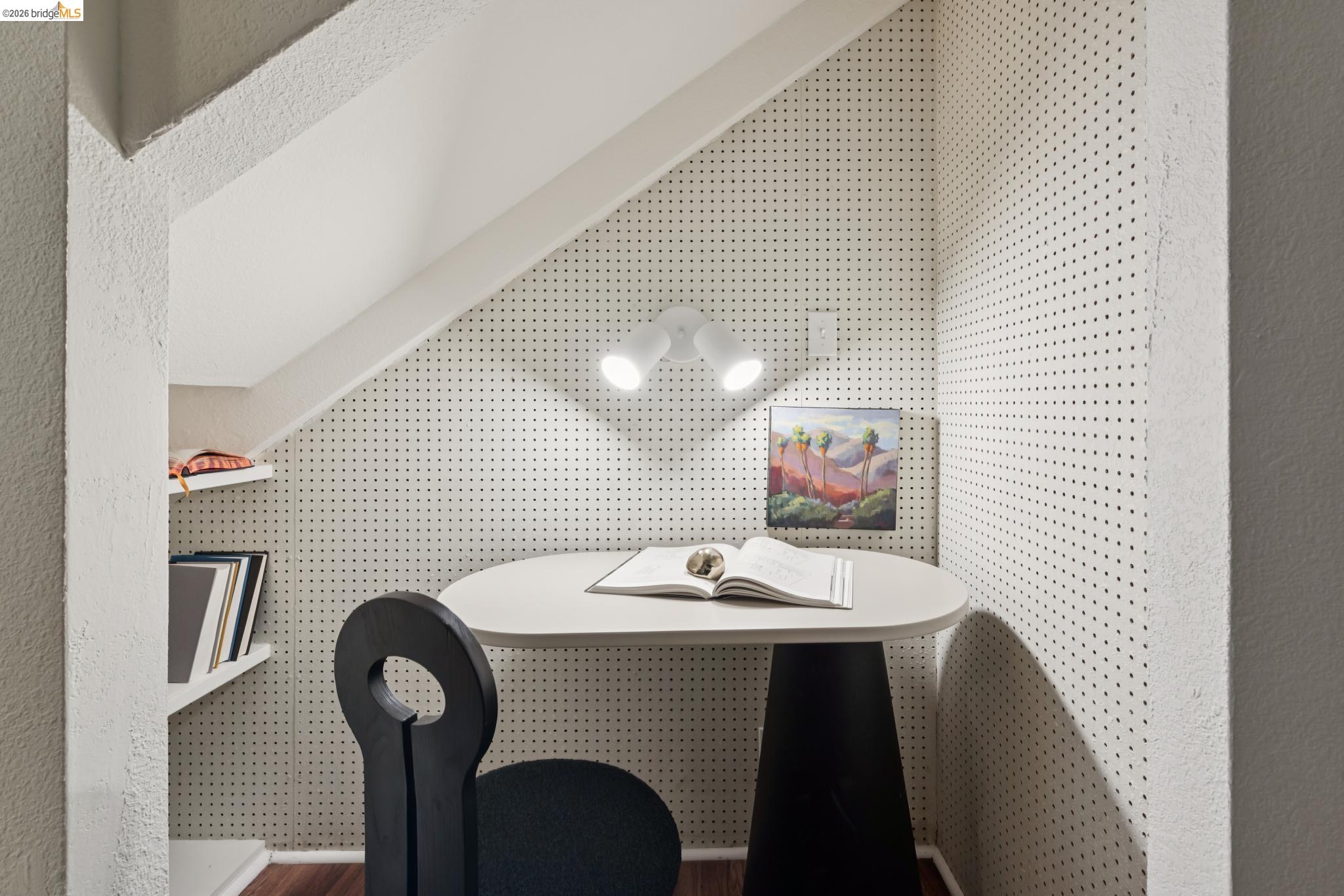 Detail Gallery Image 41 of 47 For 6874 Chambers Dr., Oakland,  CA 94611 - 3 Beds | 2/1 Baths