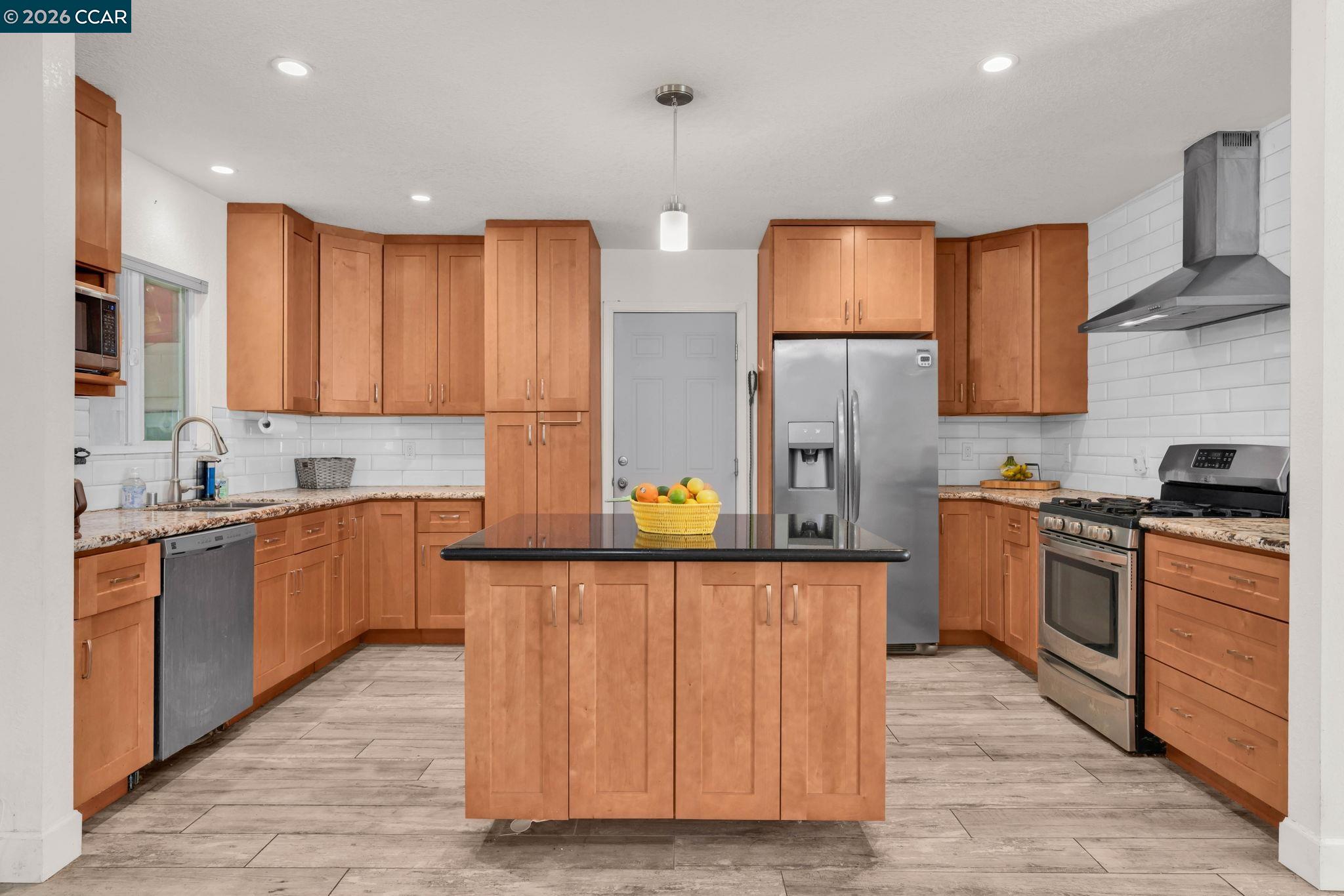 1331 Pear Dr, Concord, CA, 94518