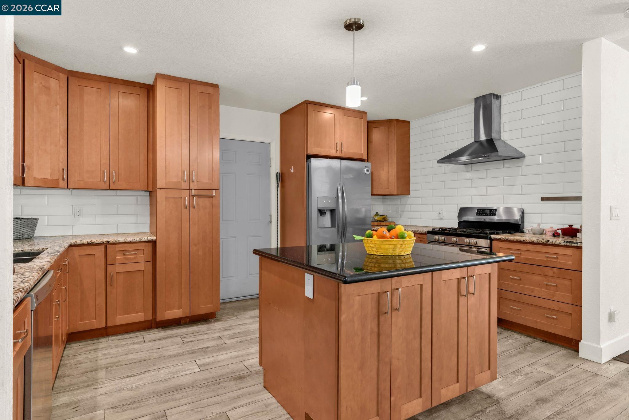 1331 Pear Dr, Concord, CA, 94518