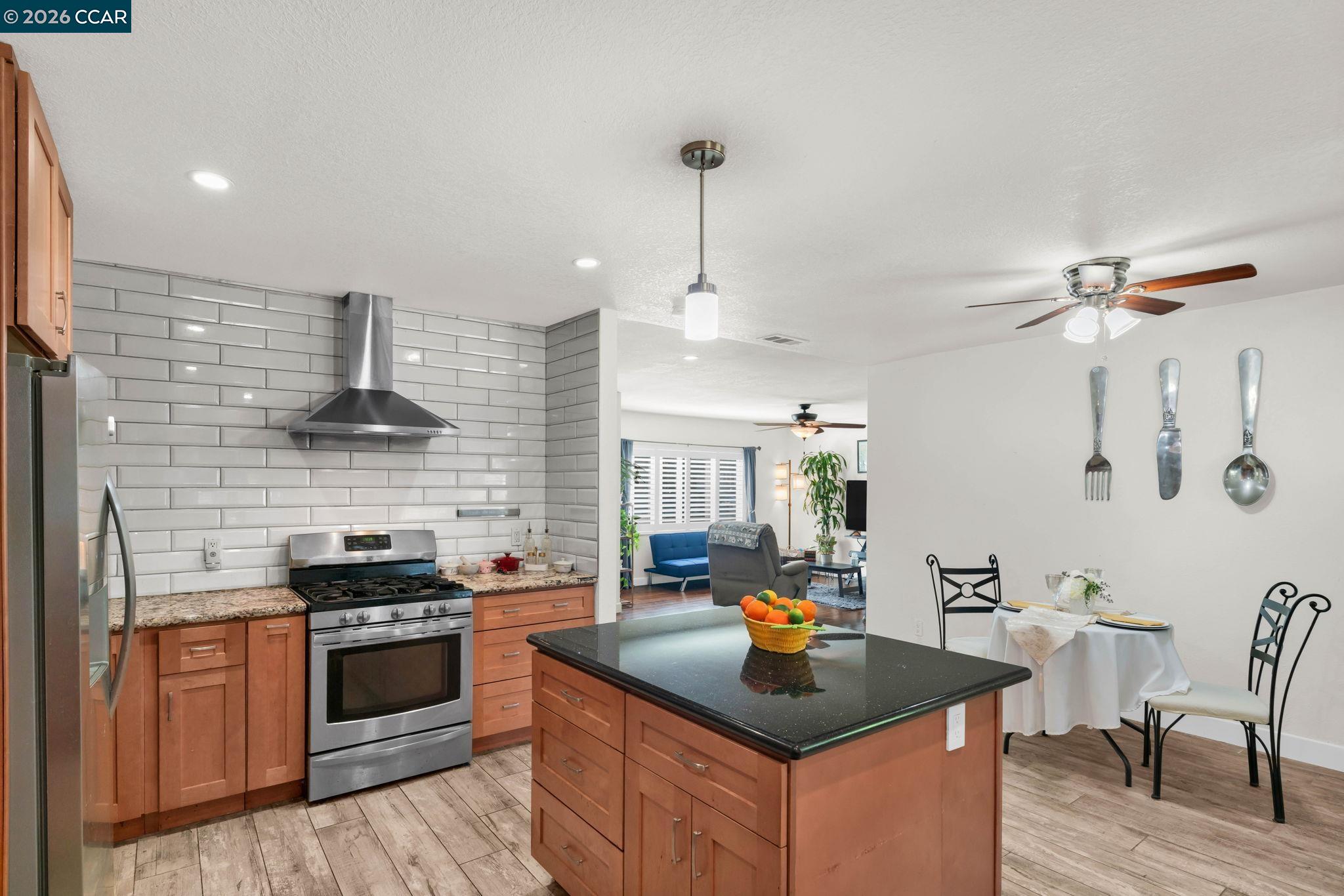 1331 Pear Dr, Concord, CA, 94518