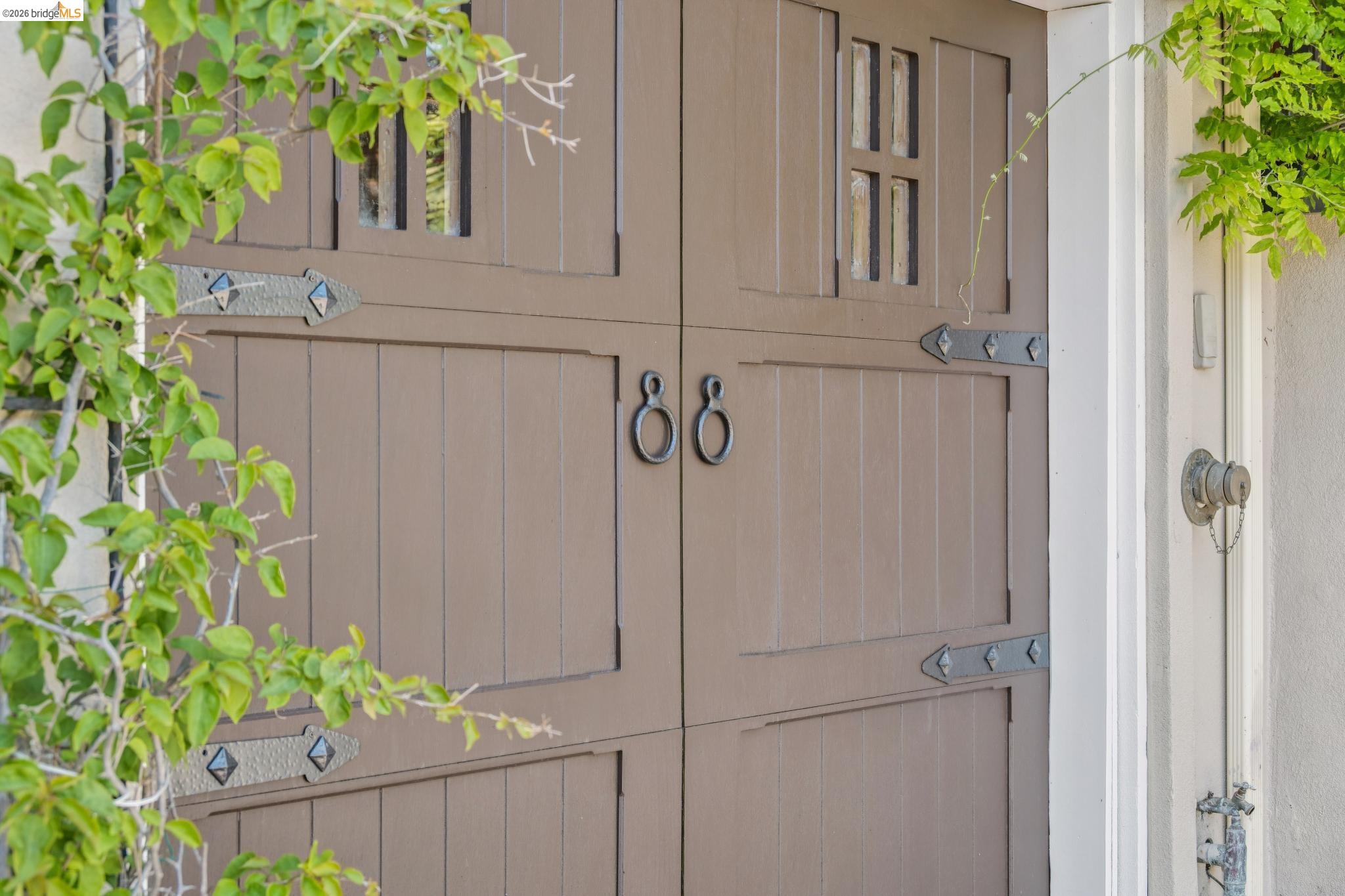 Detail Gallery Image 3 of 60 For 6929 Bristol Dr, Berkeley,  CA 94705 - 6 Beds | 4/1 Baths