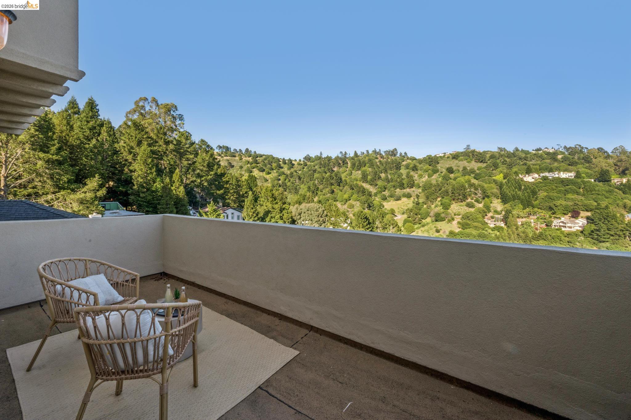 Detail Gallery Image 40 of 60 For 6929 Bristol Dr, Berkeley,  CA 94705 - 6 Beds | 4/1 Baths