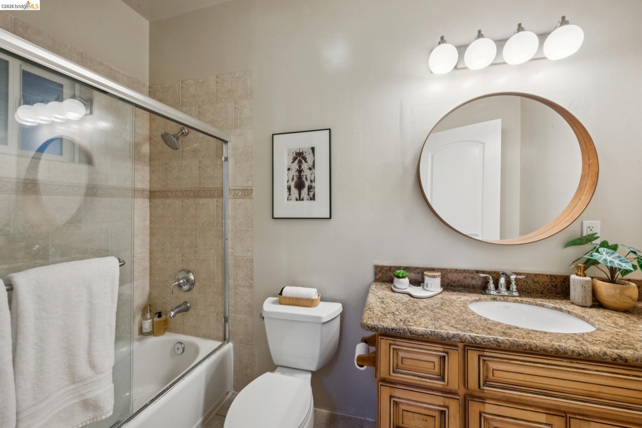 Detail Gallery Image 42 of 60 For 6929 Bristol Dr, Berkeley,  CA 94705 - 6 Beds | 4/1 Baths