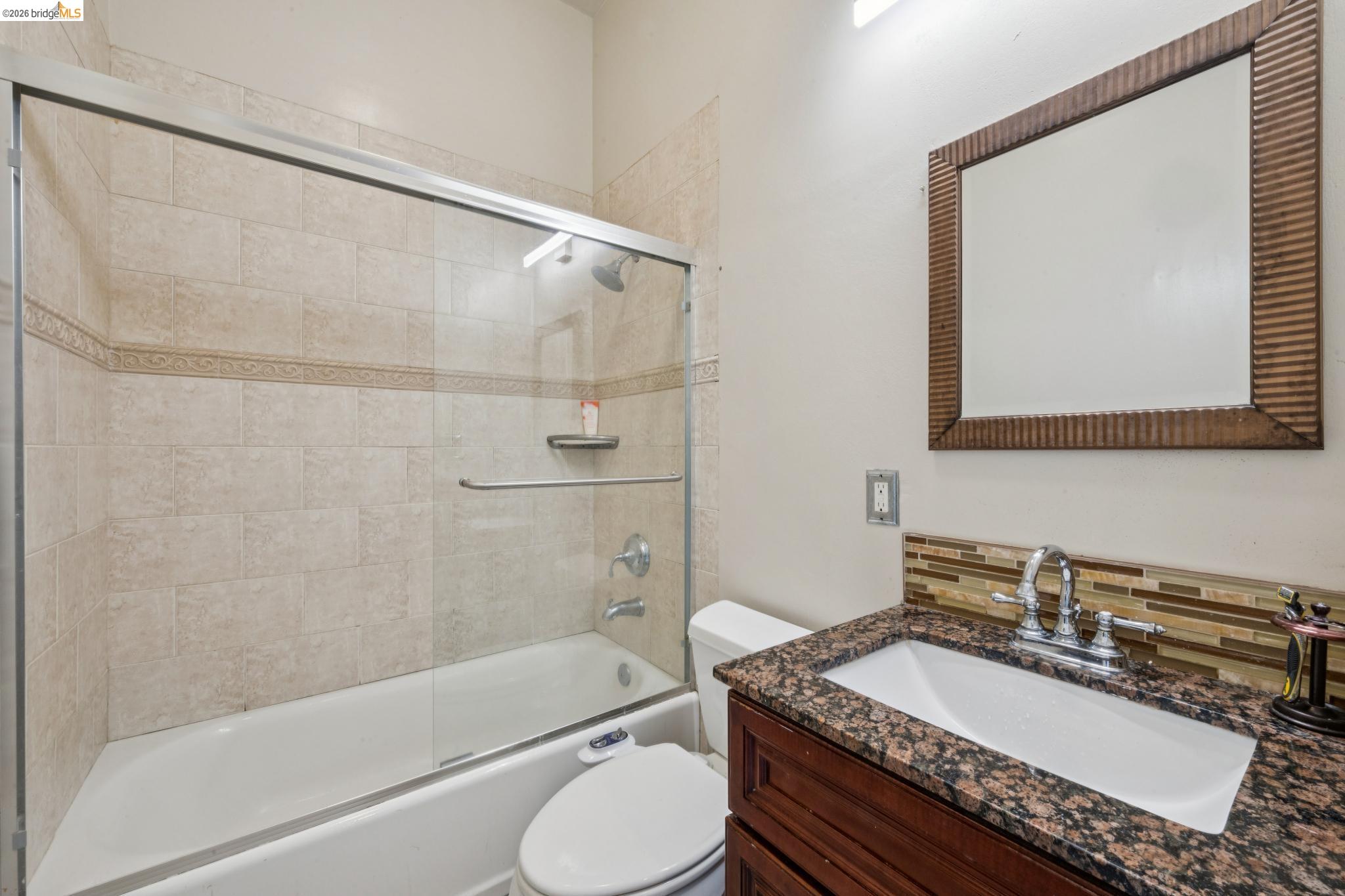 Detail Gallery Image 43 of 60 For 6929 Bristol Dr, Berkeley,  CA 94705 - 6 Beds | 4/1 Baths