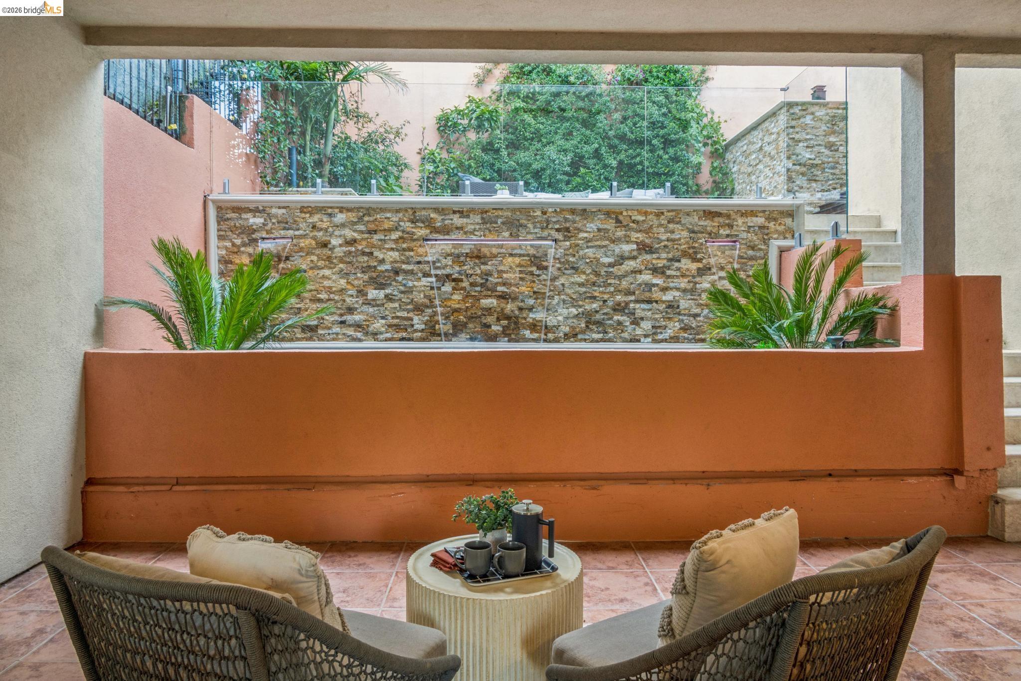 Detail Gallery Image 46 of 60 For 6929 Bristol Dr, Berkeley,  CA 94705 - 6 Beds | 4/1 Baths