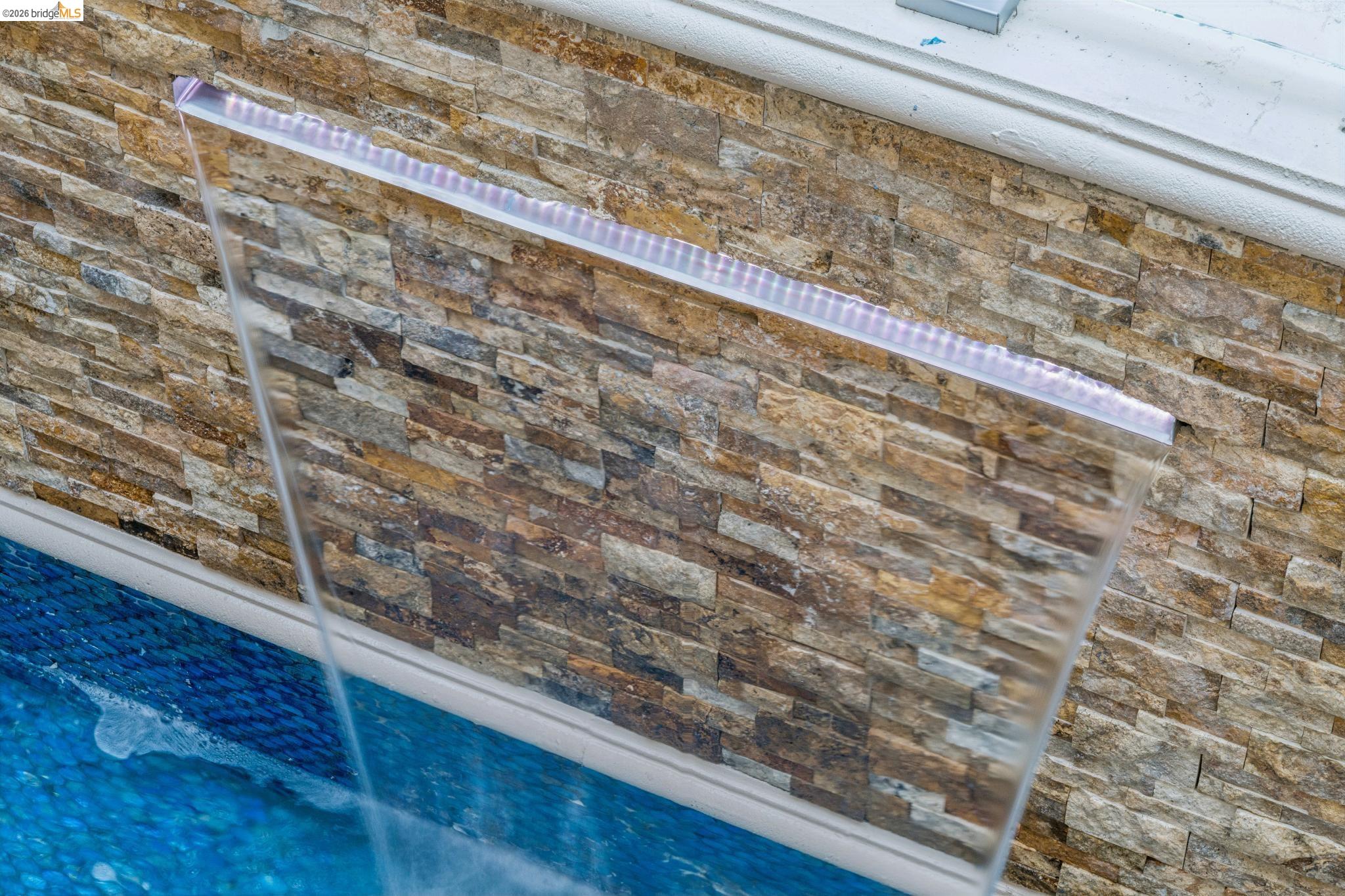 Detail Gallery Image 48 of 60 For 6929 Bristol Dr, Berkeley,  CA 94705 - 6 Beds | 4/1 Baths