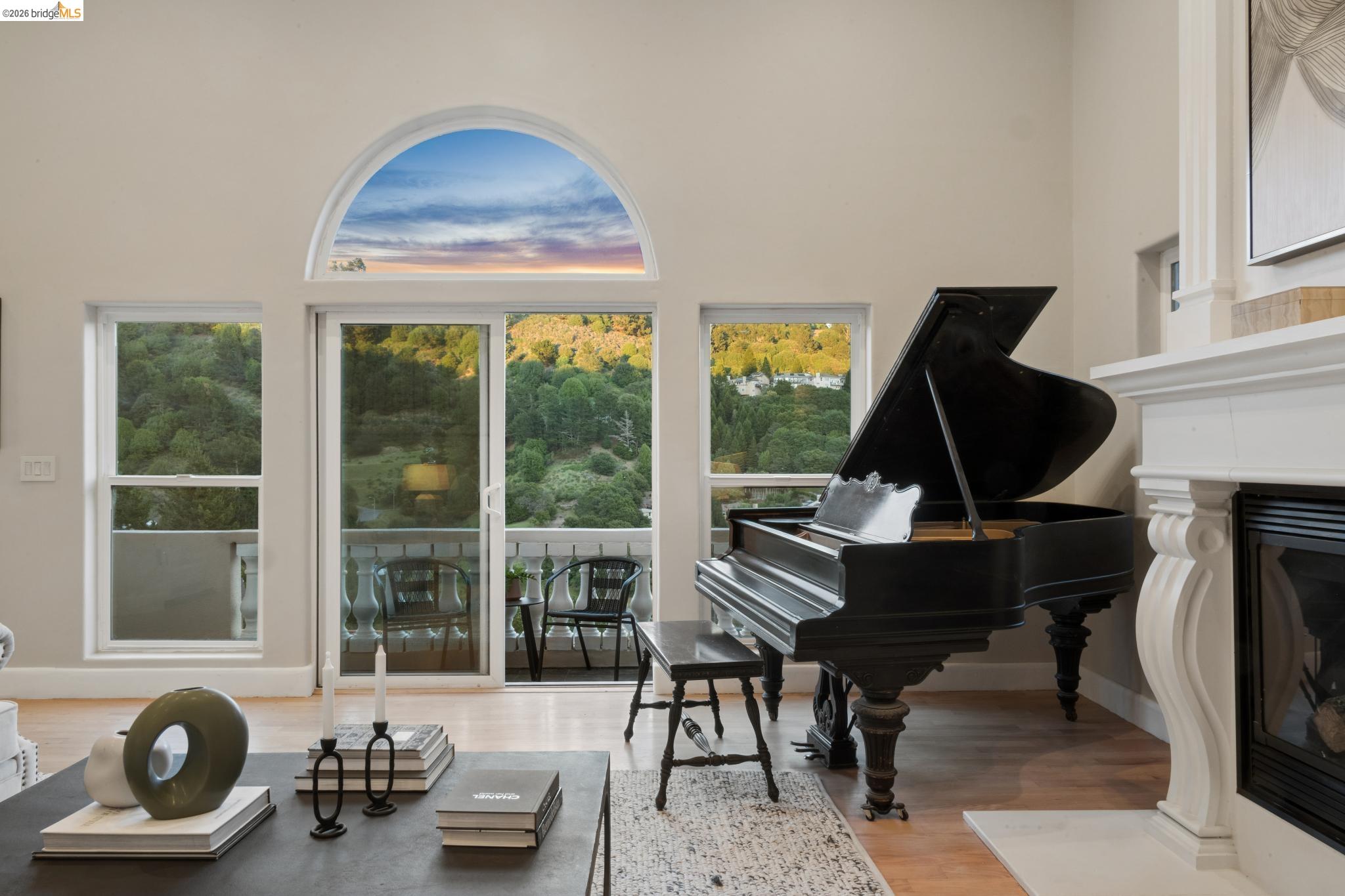 Detail Gallery Image 56 of 60 For 6929 Bristol Dr, Berkeley,  CA 94705 - 6 Beds | 4/1 Baths