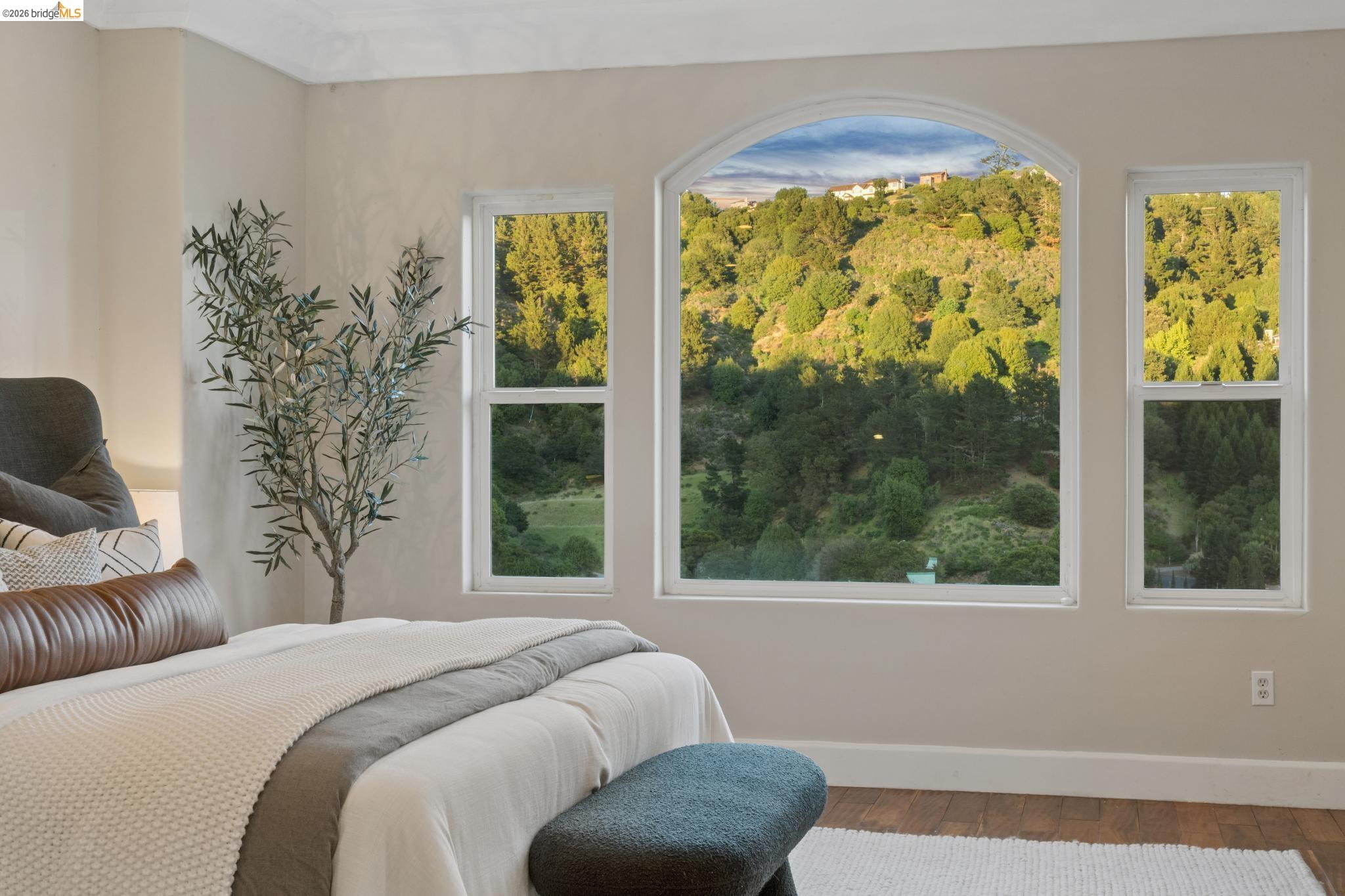 Detail Gallery Image 57 of 60 For 6929 Bristol Dr, Berkeley,  CA 94705 - 6 Beds | 4/1 Baths