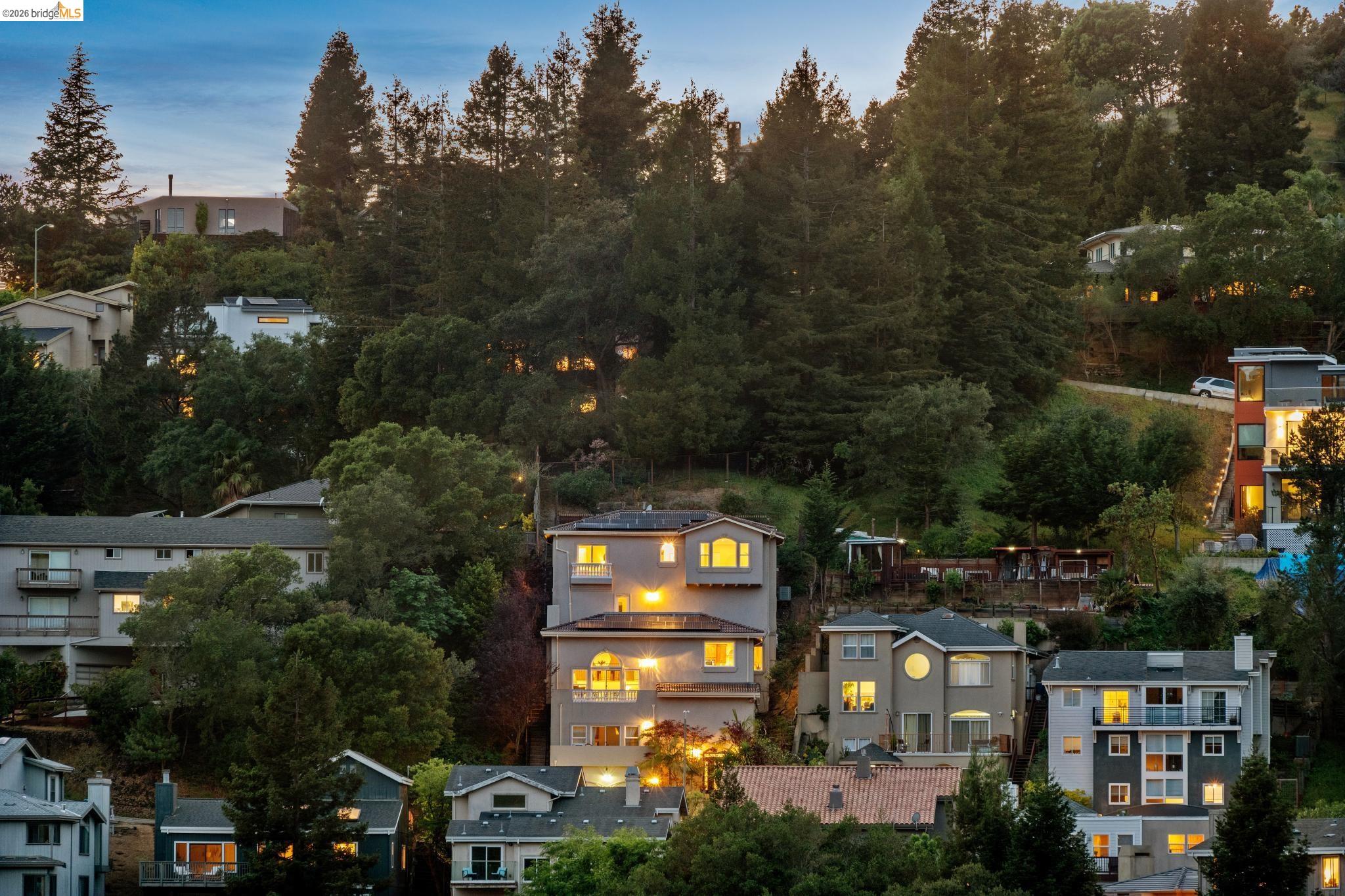 Detail Gallery Image 59 of 60 For 6929 Bristol Dr, Berkeley,  CA 94705 - 6 Beds | 4/1 Baths